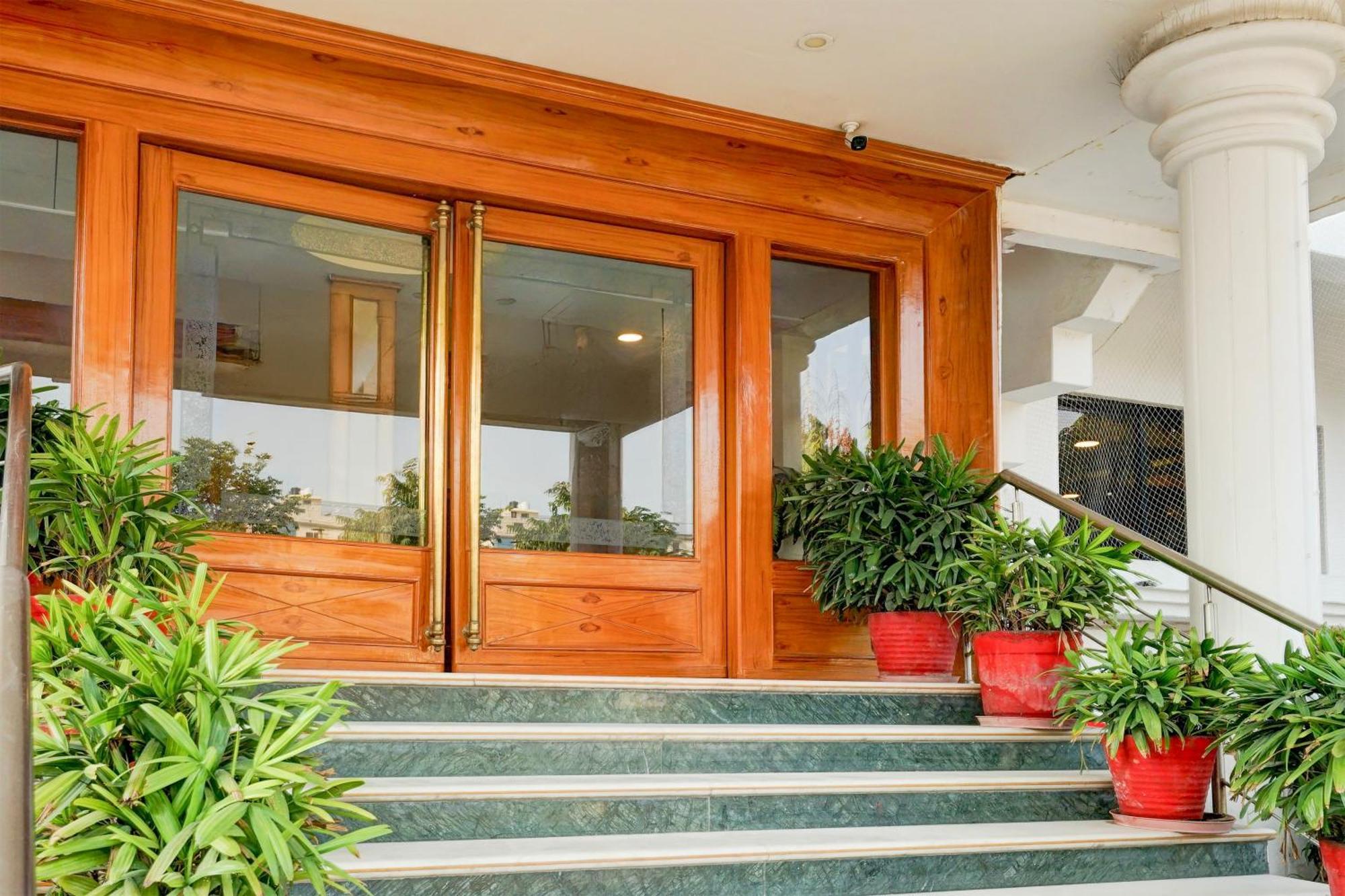 Super Townhouse Subhash Nagar Formerly Royal Palazzo * Jaipur