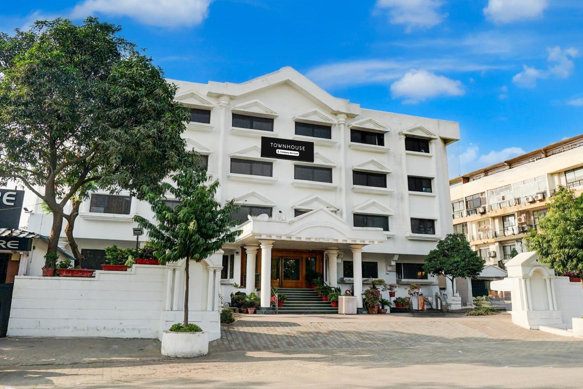 Super Townhouse Subhash Nagar Formerly Royal Palazzo Hotel Jaipur