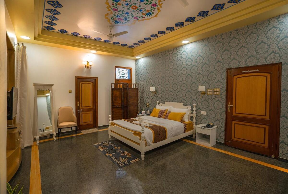 The Palace - 6 Garden With Bathtubs And Jacuzzi * Jaipur