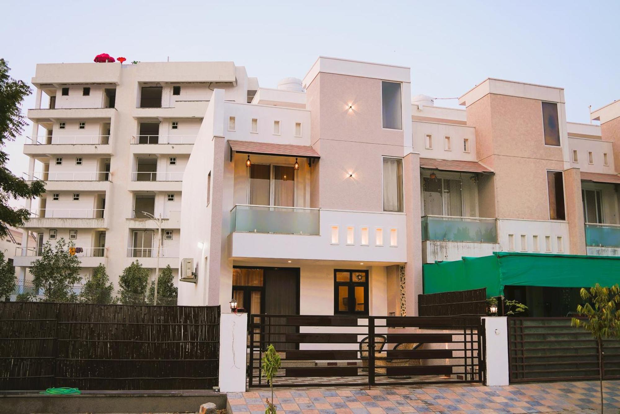 Villa Palm Kothi- 3bhk Duplex In *