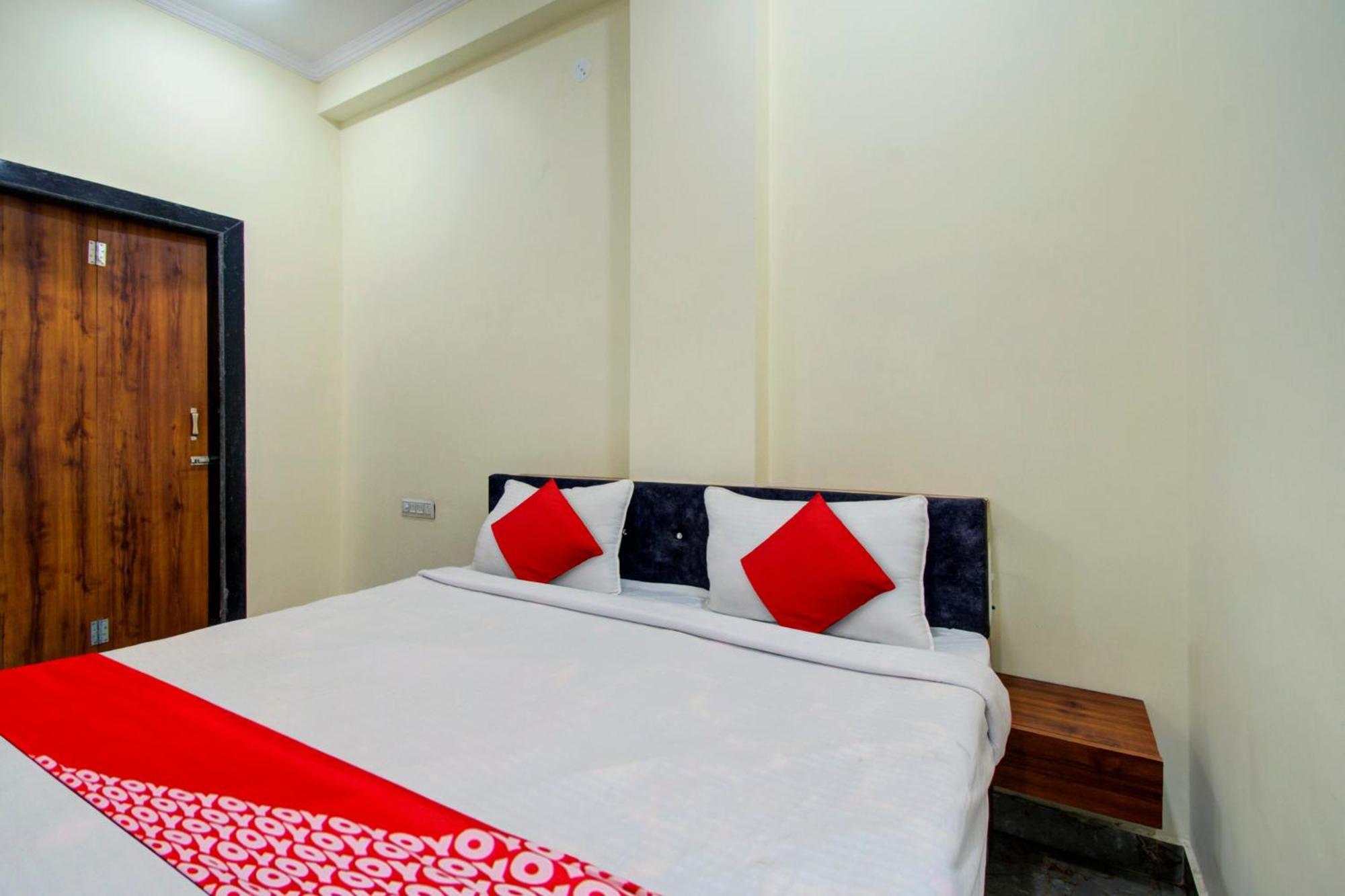Hotel O Moon Mahal 3*