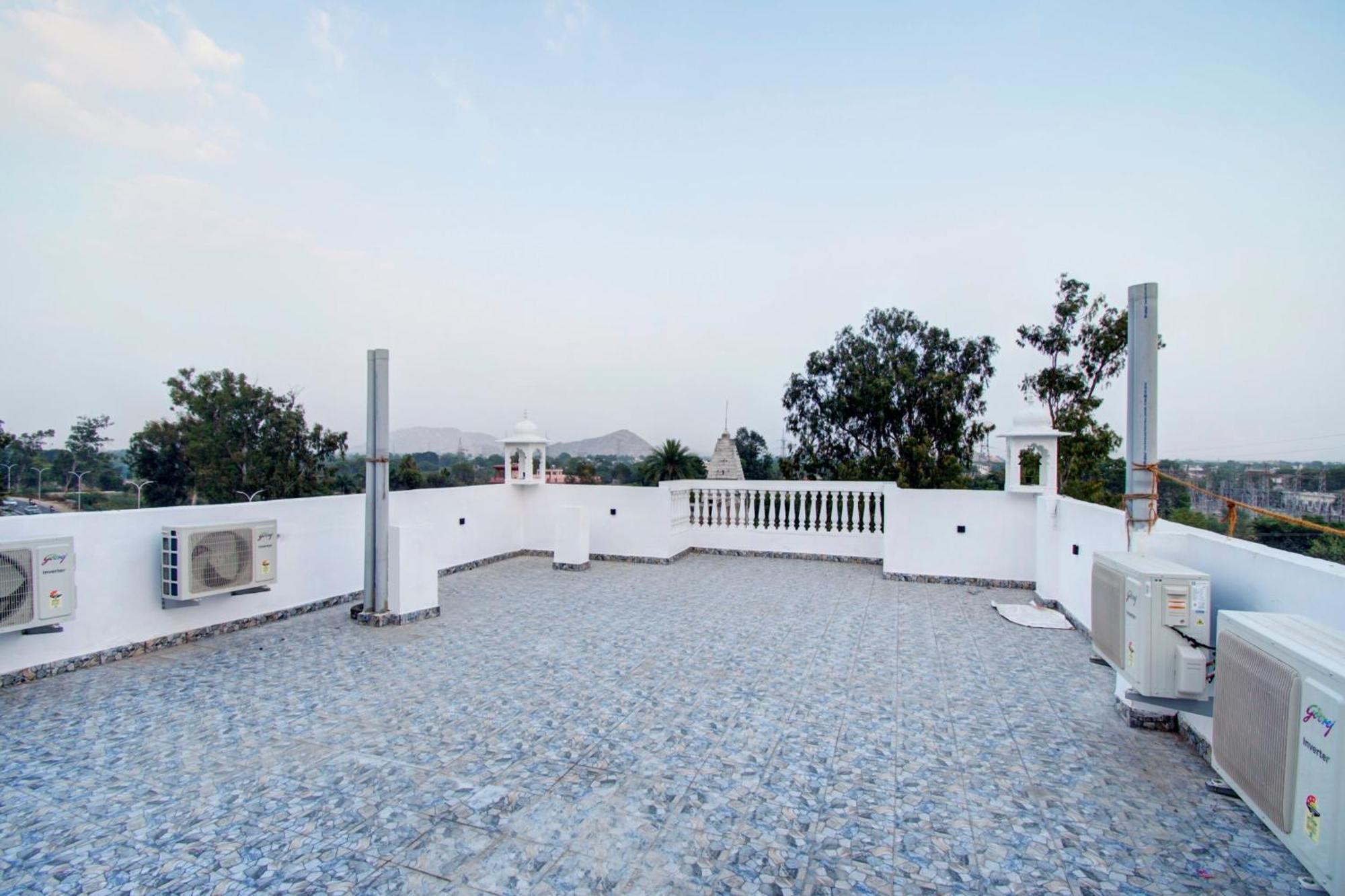 Hotel O Moon Mahal Jaipur