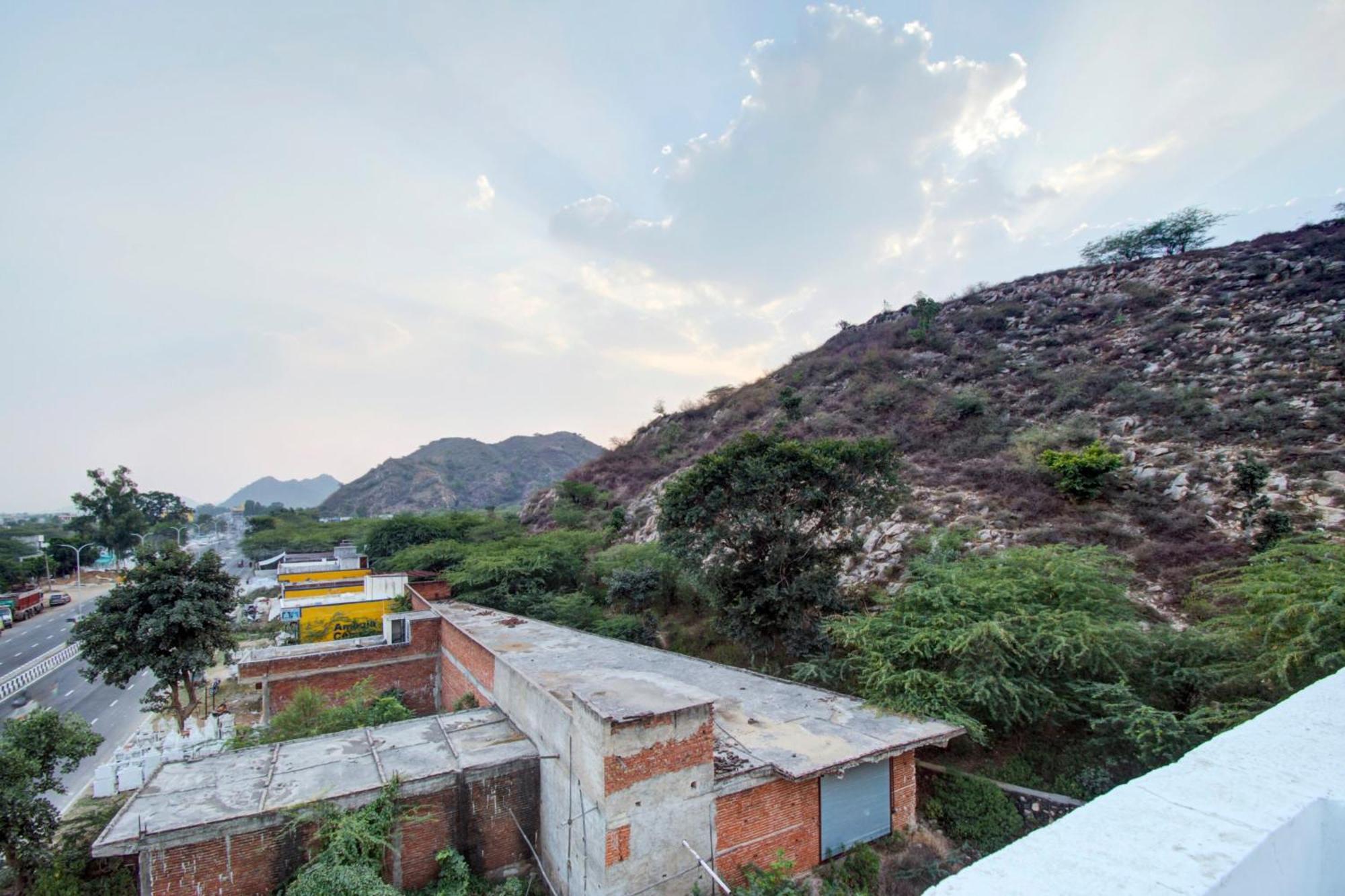Hotel O Moon Mahal