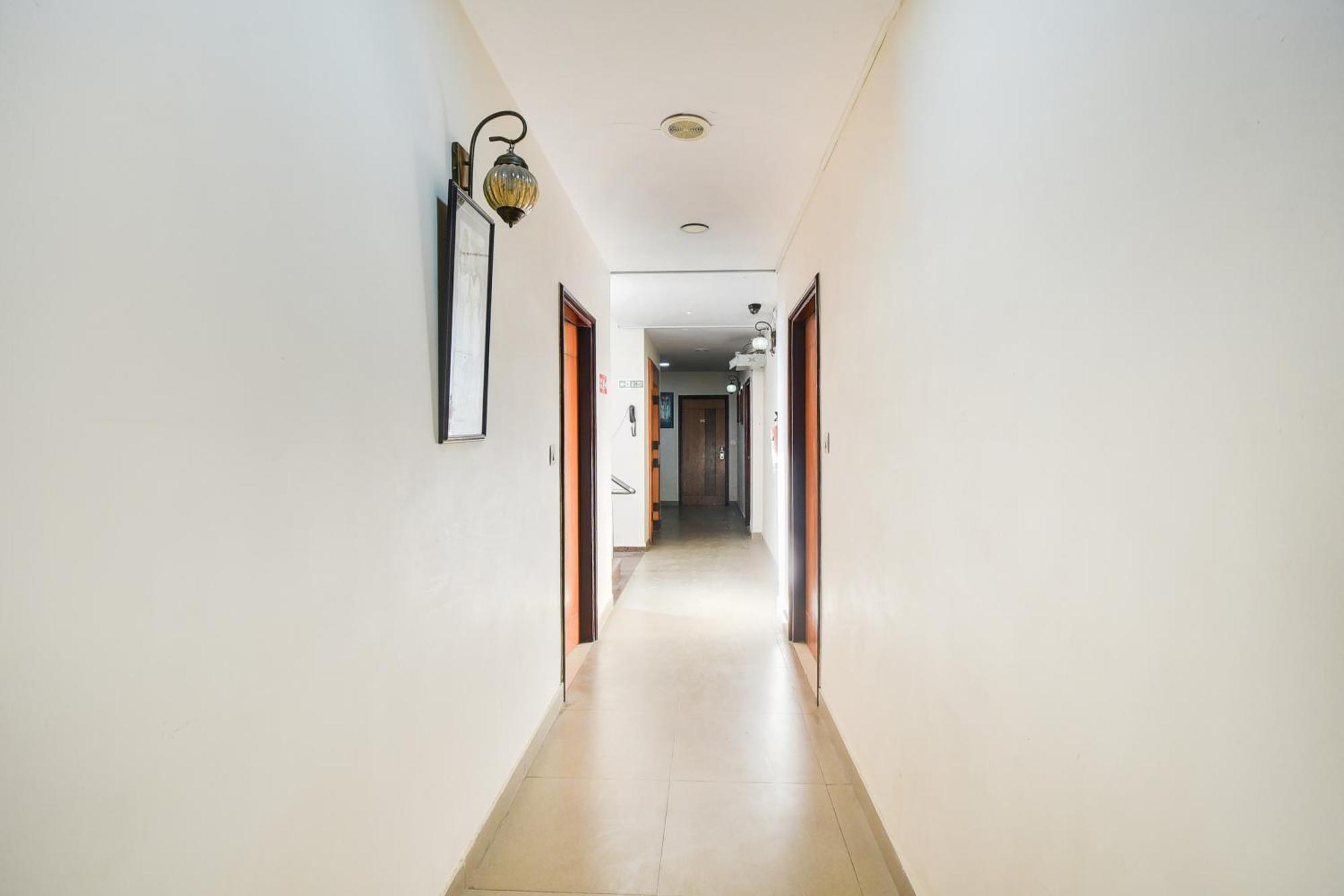 Hotel Super Townhouse Malviya Nagar Near Airport Formerly Royal Residency
