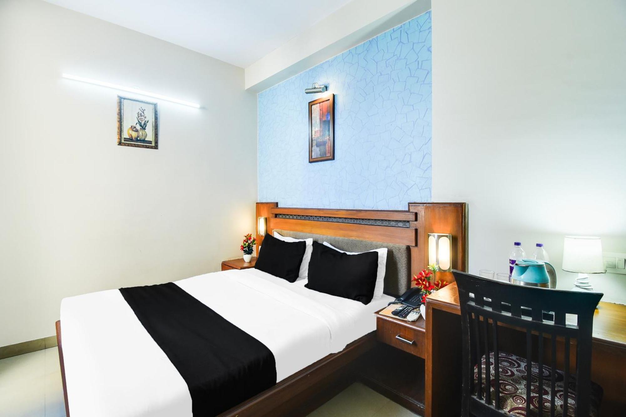 Super Townhouse Malviya Nagar Near Airport Formerly Royal Residency