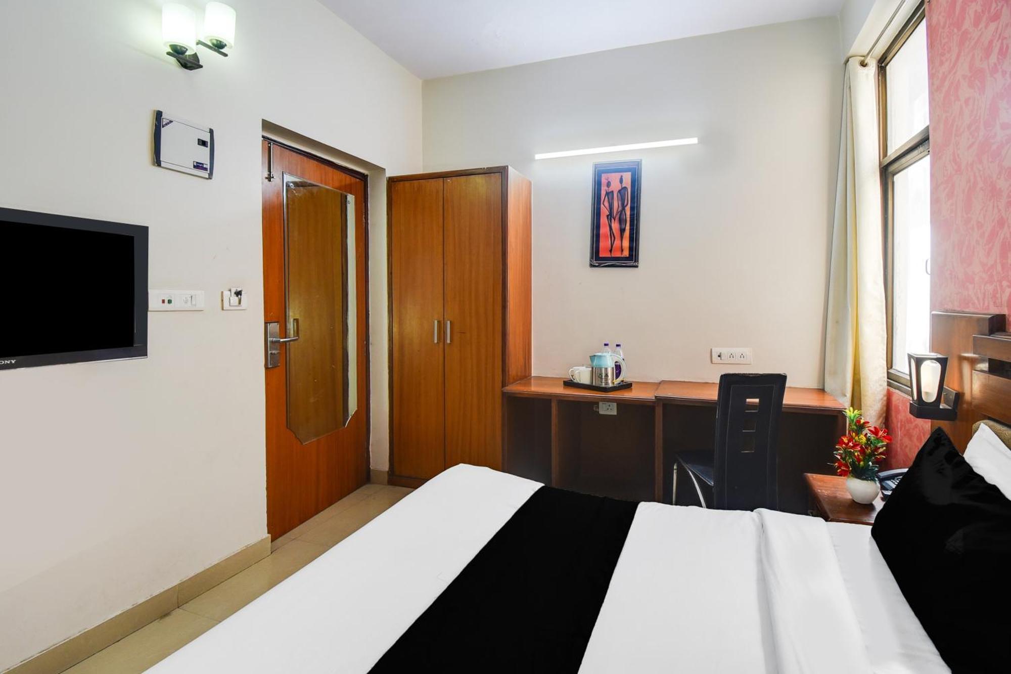 Super Townhouse Malviya Nagar Near Airport Formerly Royal Residency Hotel