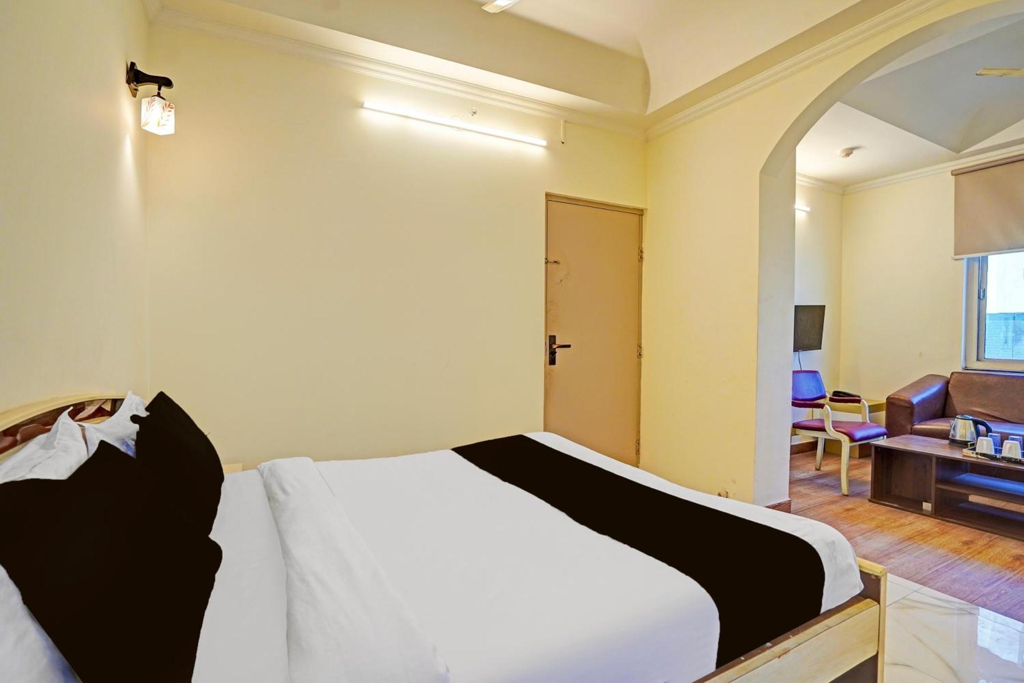 Hotel Townhouse Oak Nirman Nagar Mansarovar