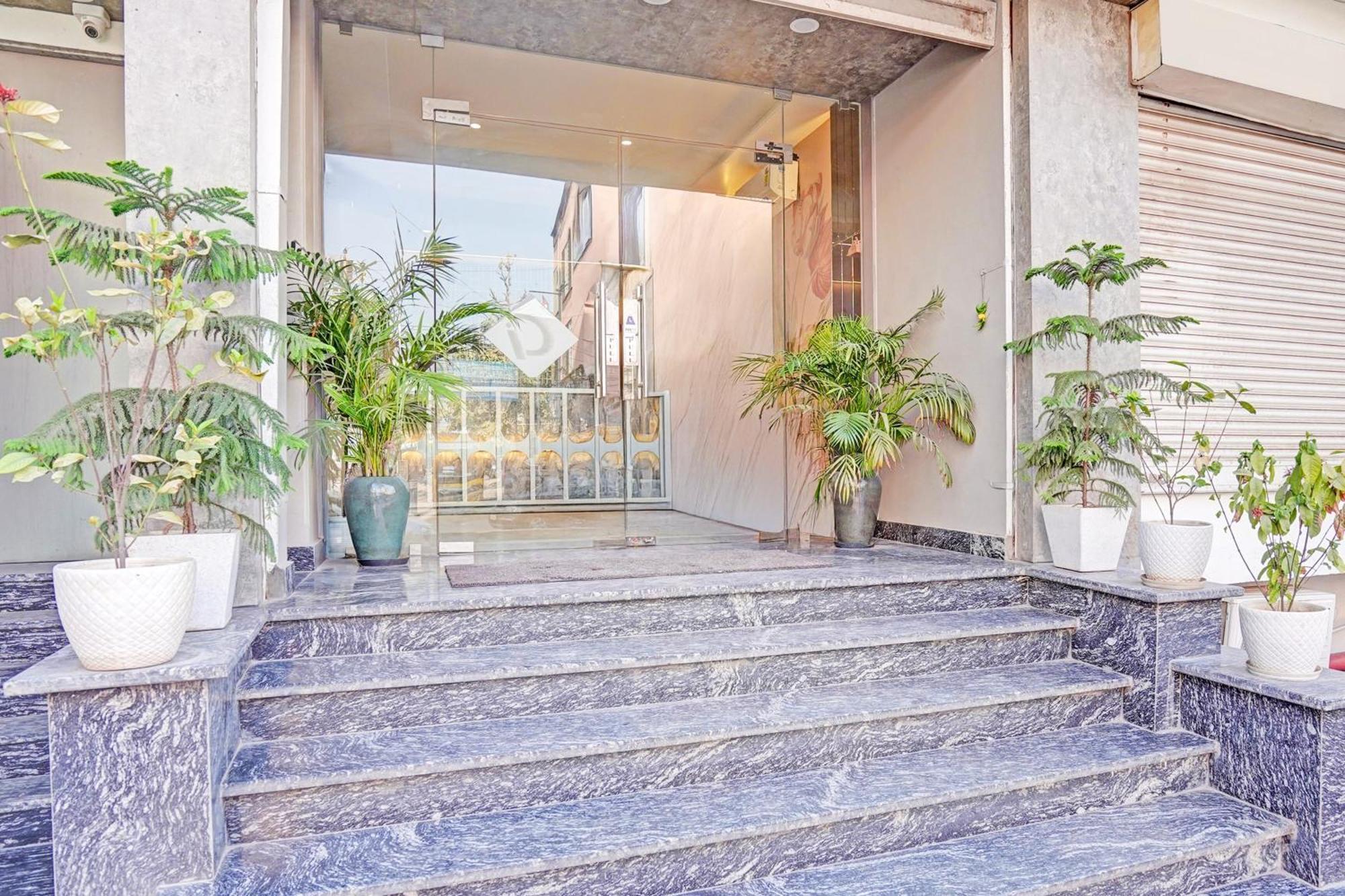 Hotel Townhouse Oak Nirman Nagar Mansarovar 4*