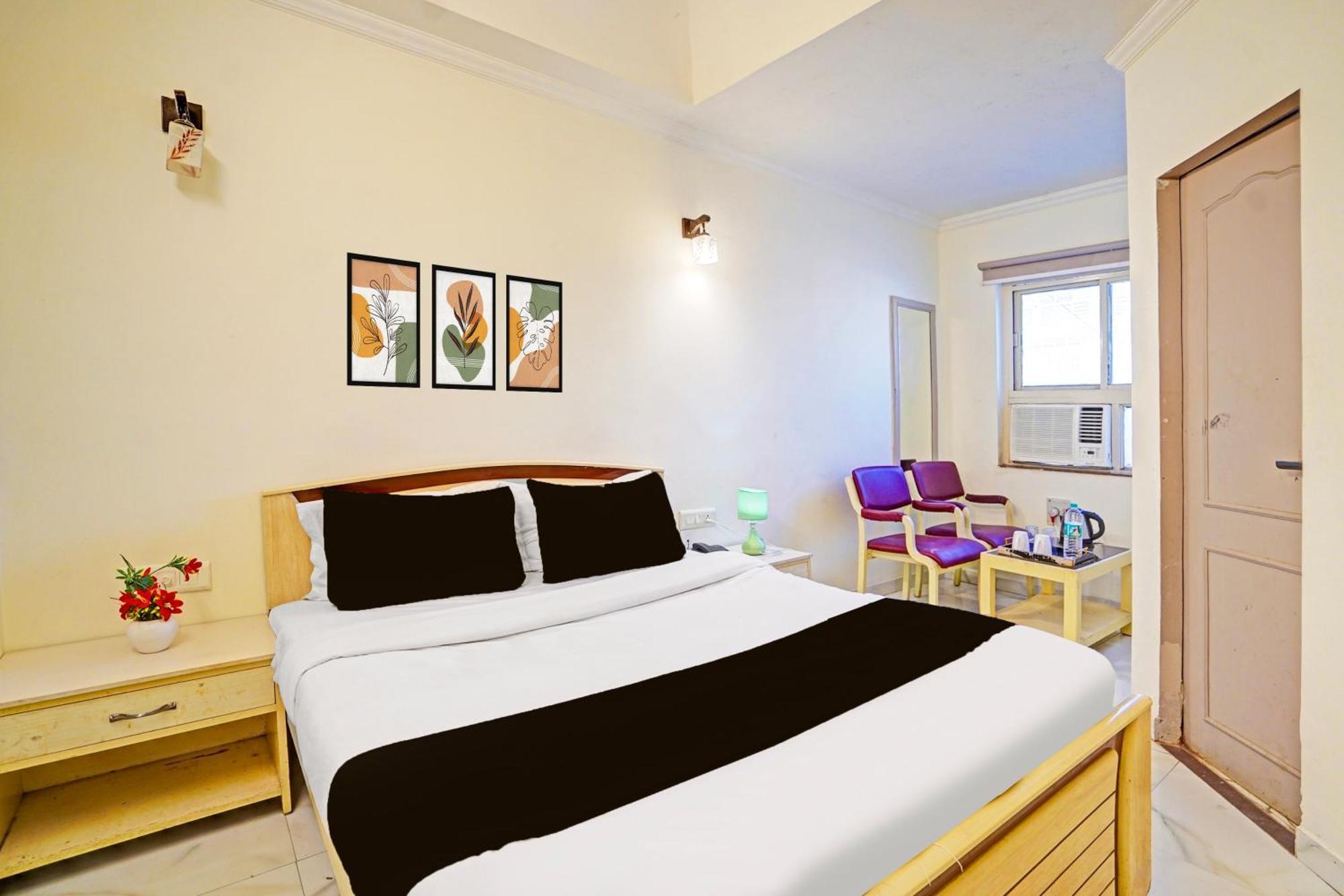 Townhouse Oak Nirman Nagar Mansarovar Hotel 4*