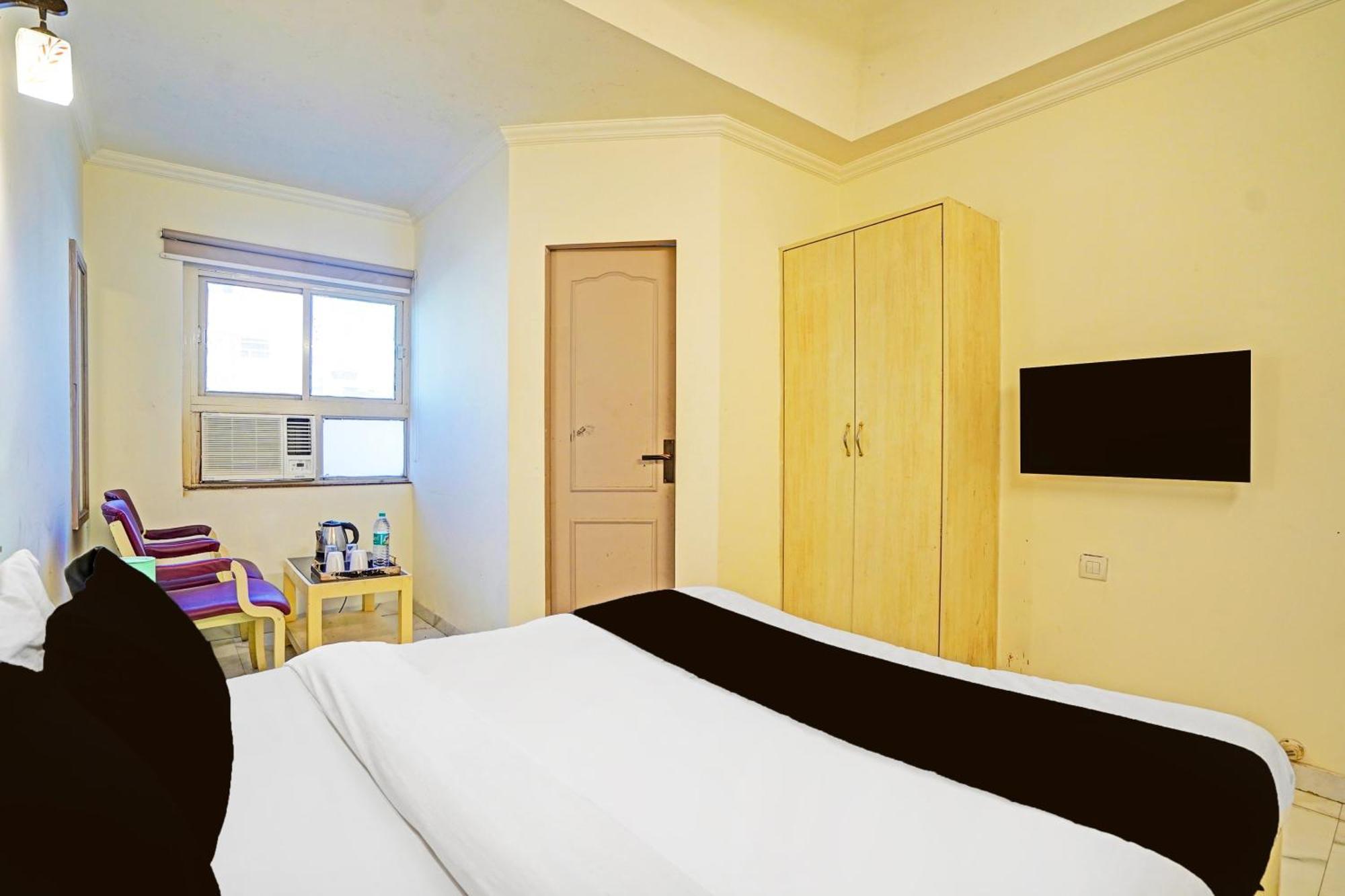 Townhouse Oak Nirman Nagar Mansarovar 4*