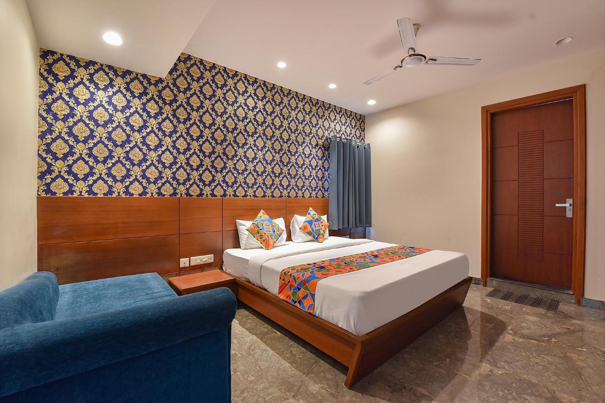 Fabhotel The Wind Palace Hotel