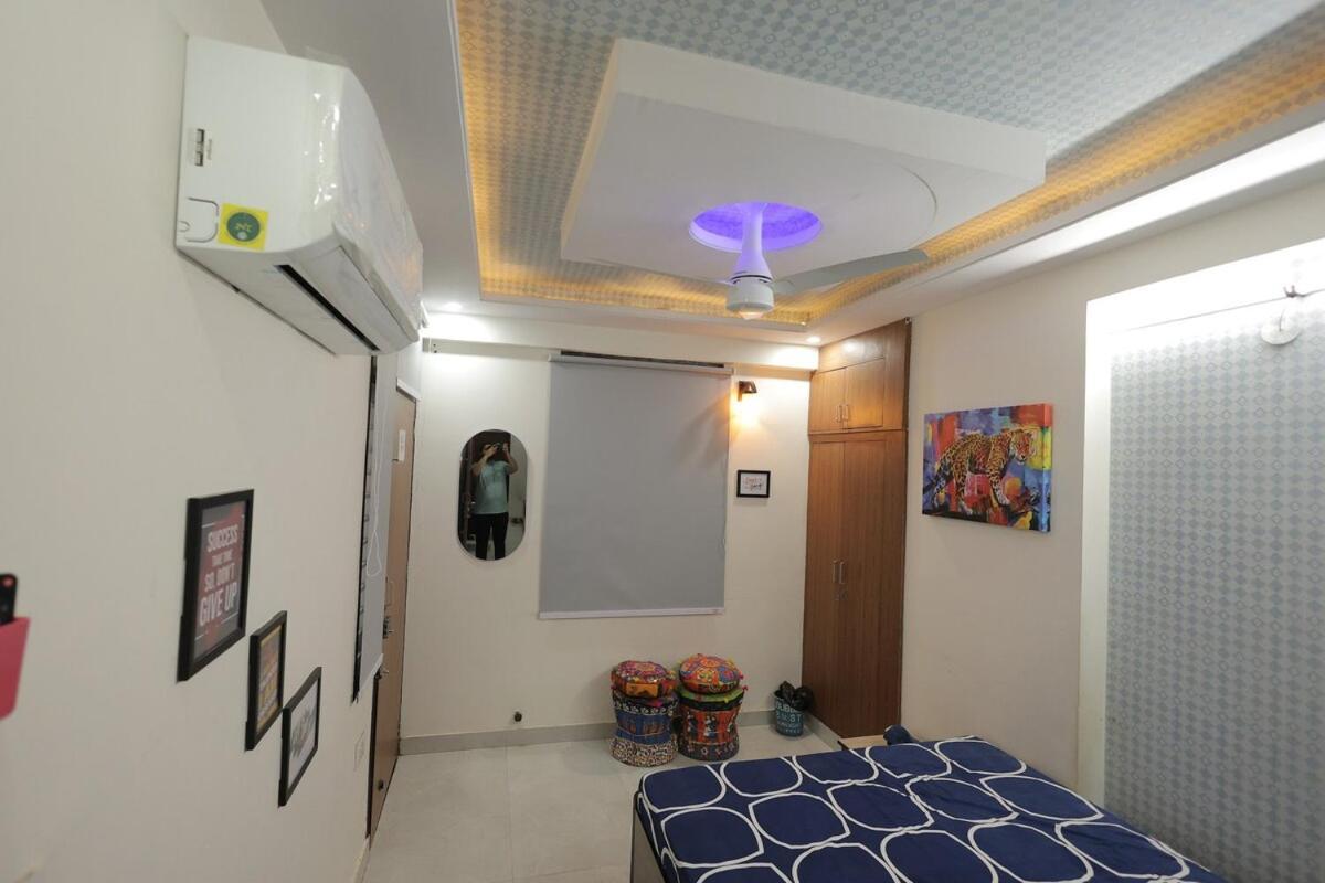 2 Bhk Crush