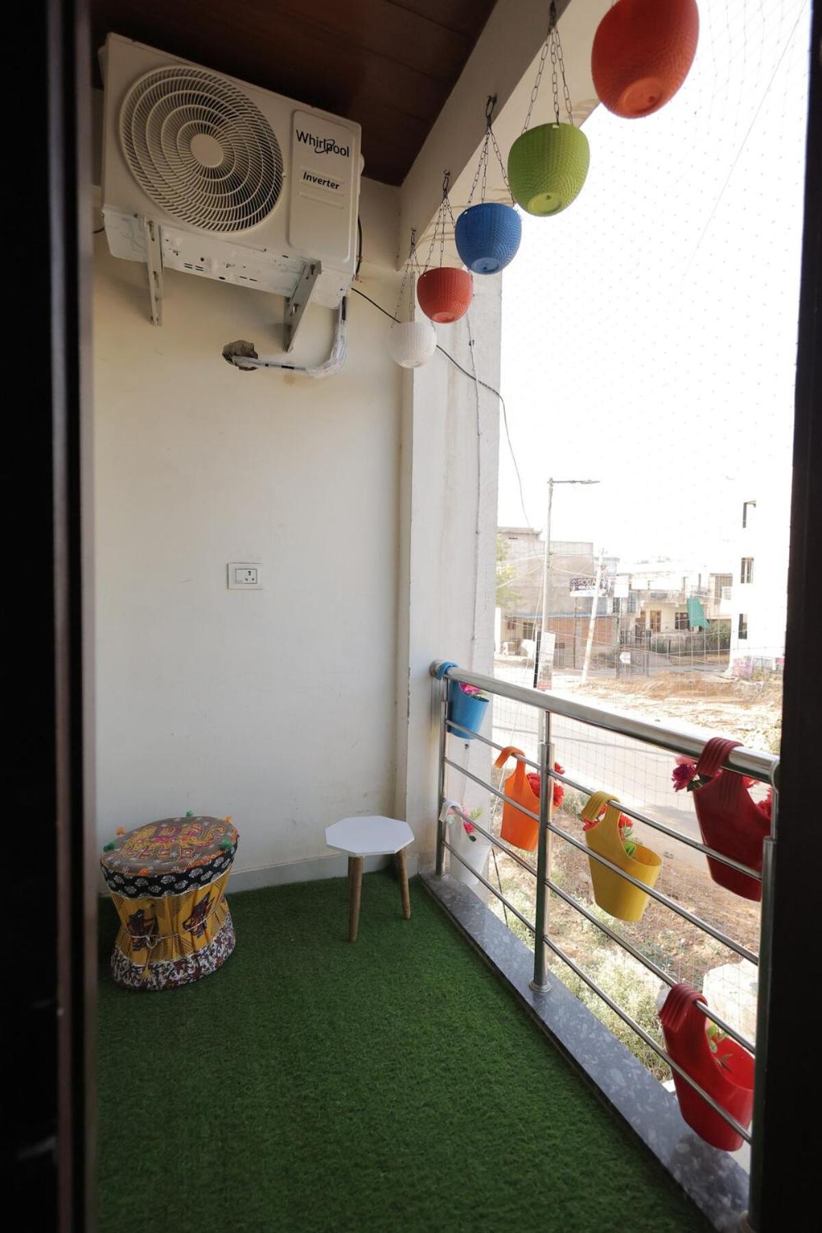Apartment 2 Bhk Crush *