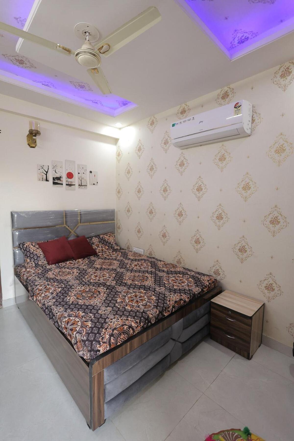 2 Bhk Crush *