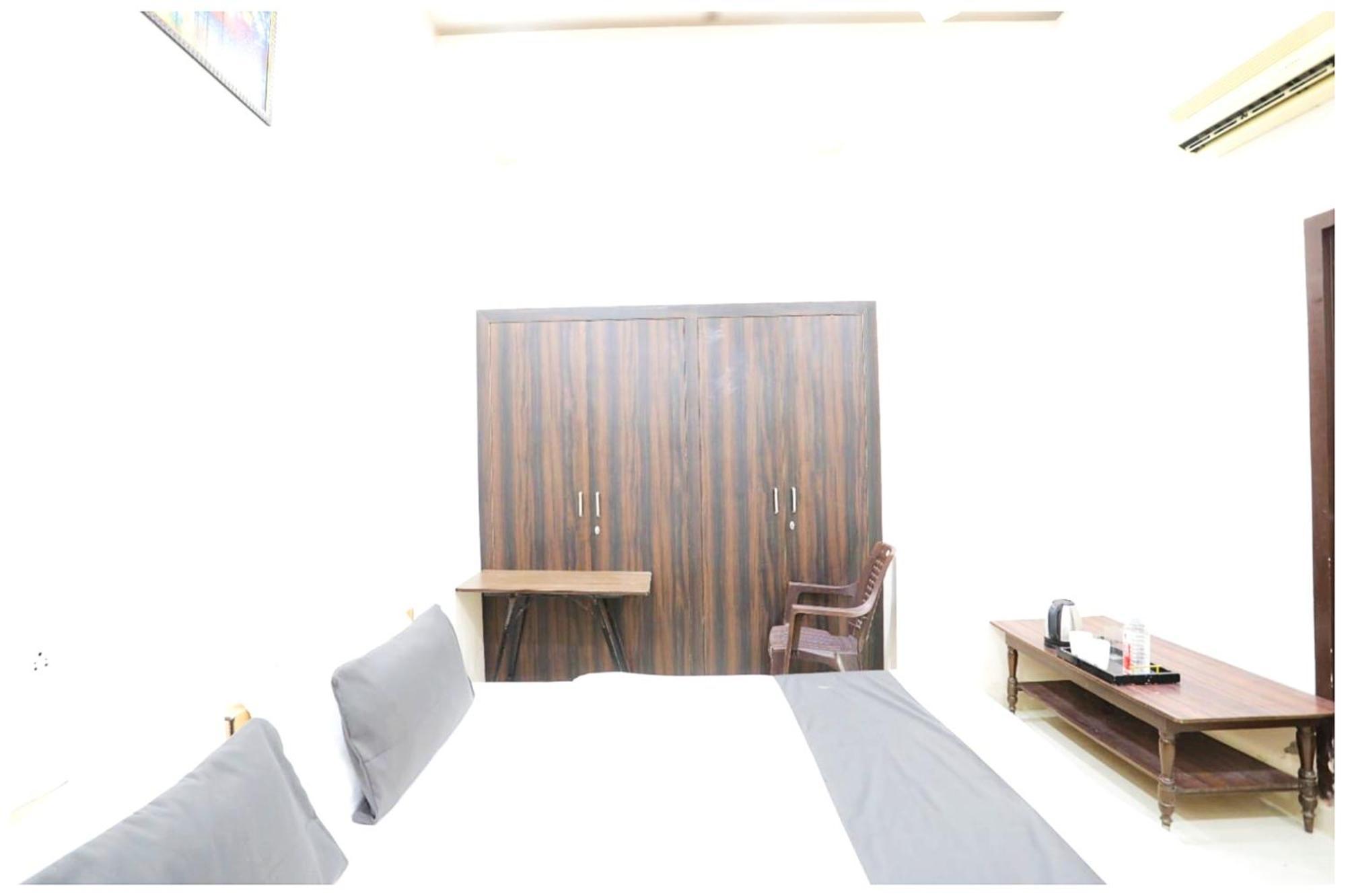 Hotel Superior Dev Near Park Jaipur