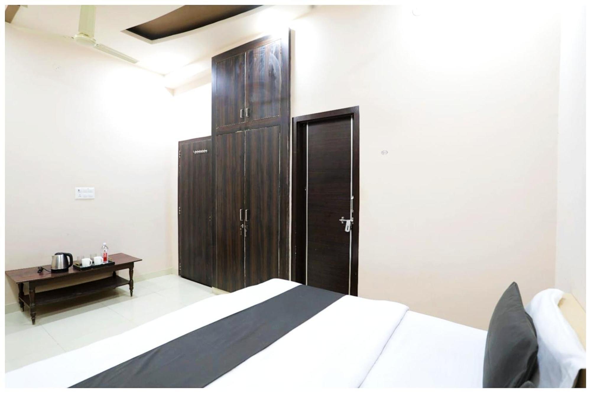 Superior Dev Near Park Hotel