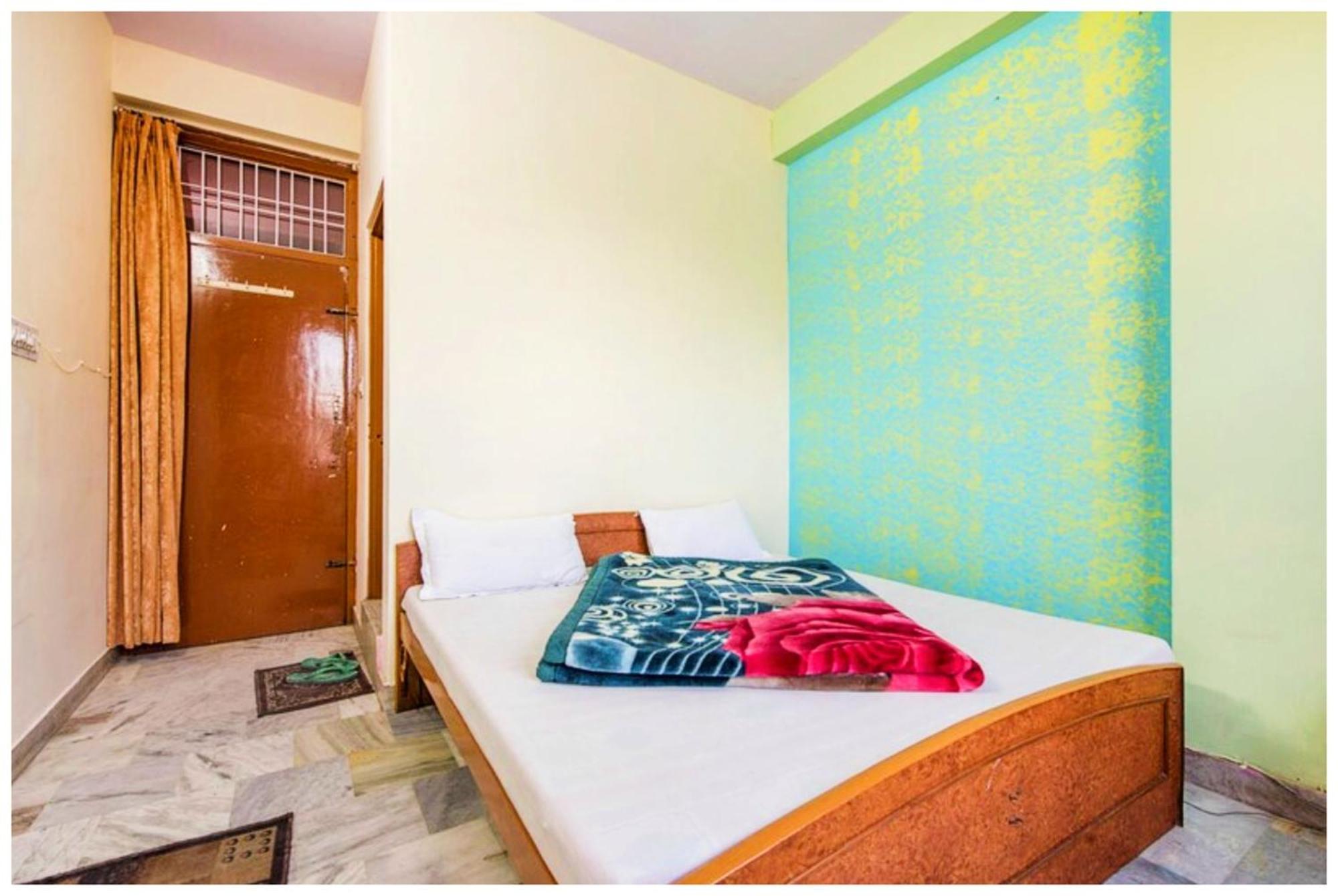 Supriour Ganga Kripa Near Railway Station 3*