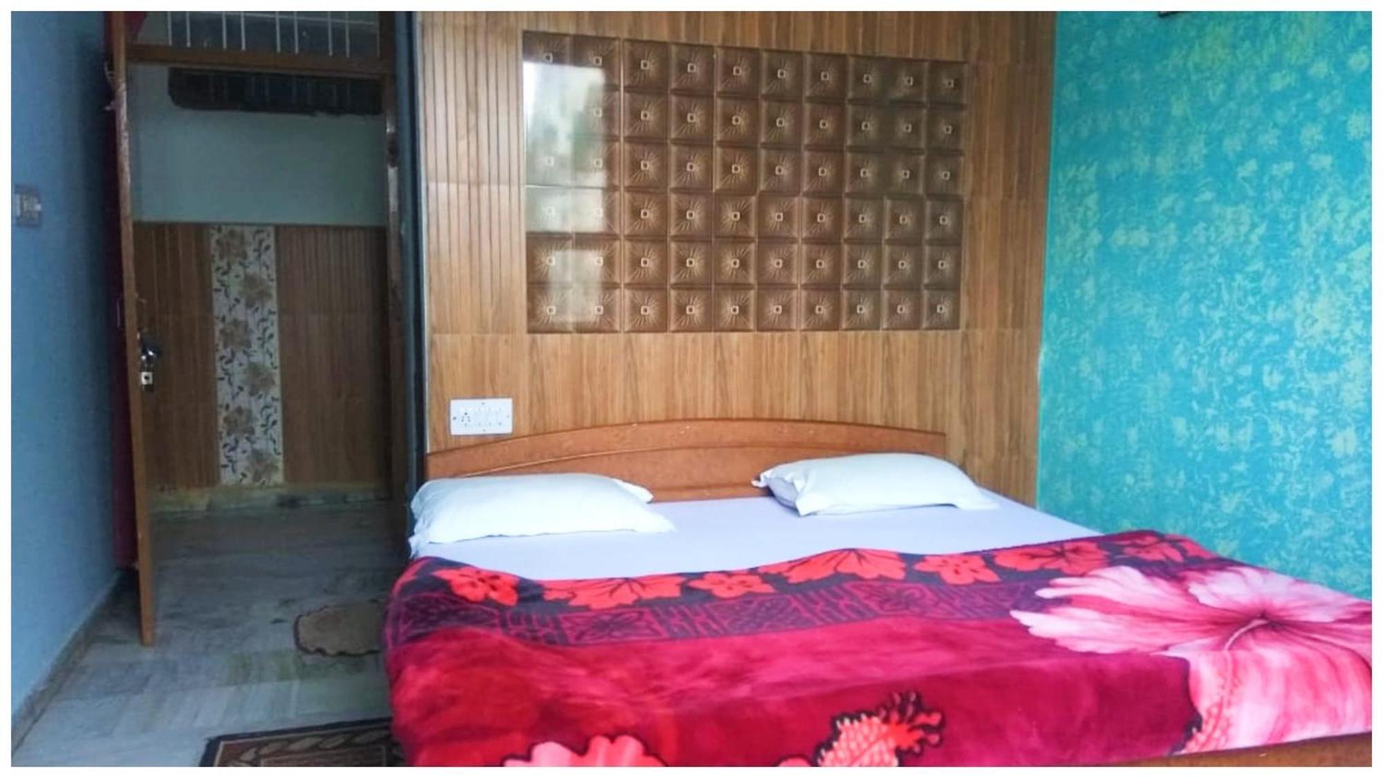 Hotel Supriour Ganga Kripa Near Railway Station