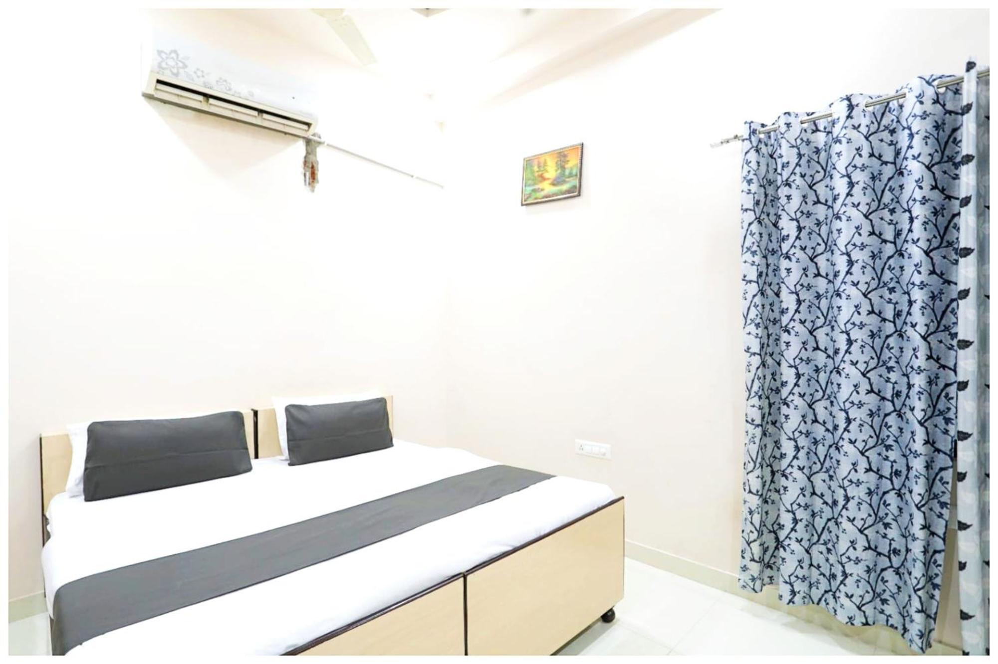 Hotel Superior Dev Near Park Jaipur