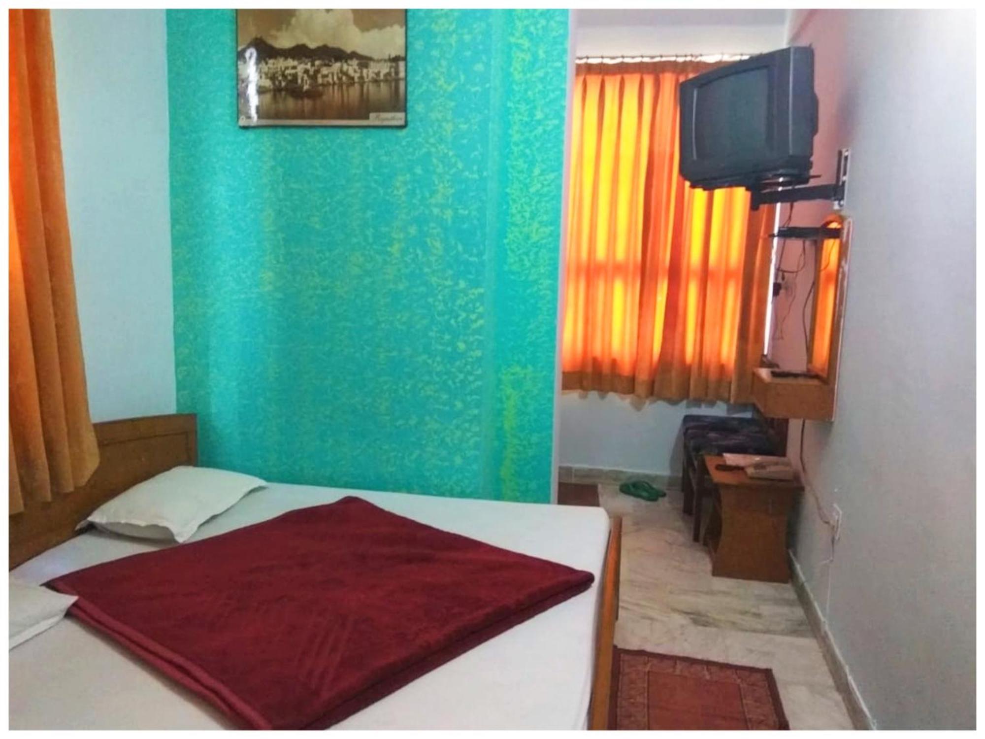 Supriour Ganga Kripa Near Railway Station Hotel 3*