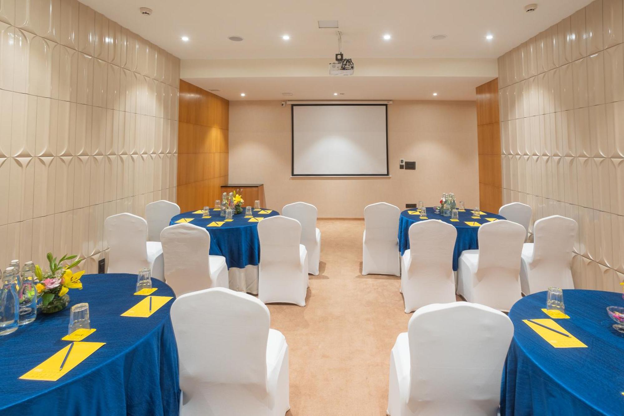Golden Tulip Hotel Jaipur