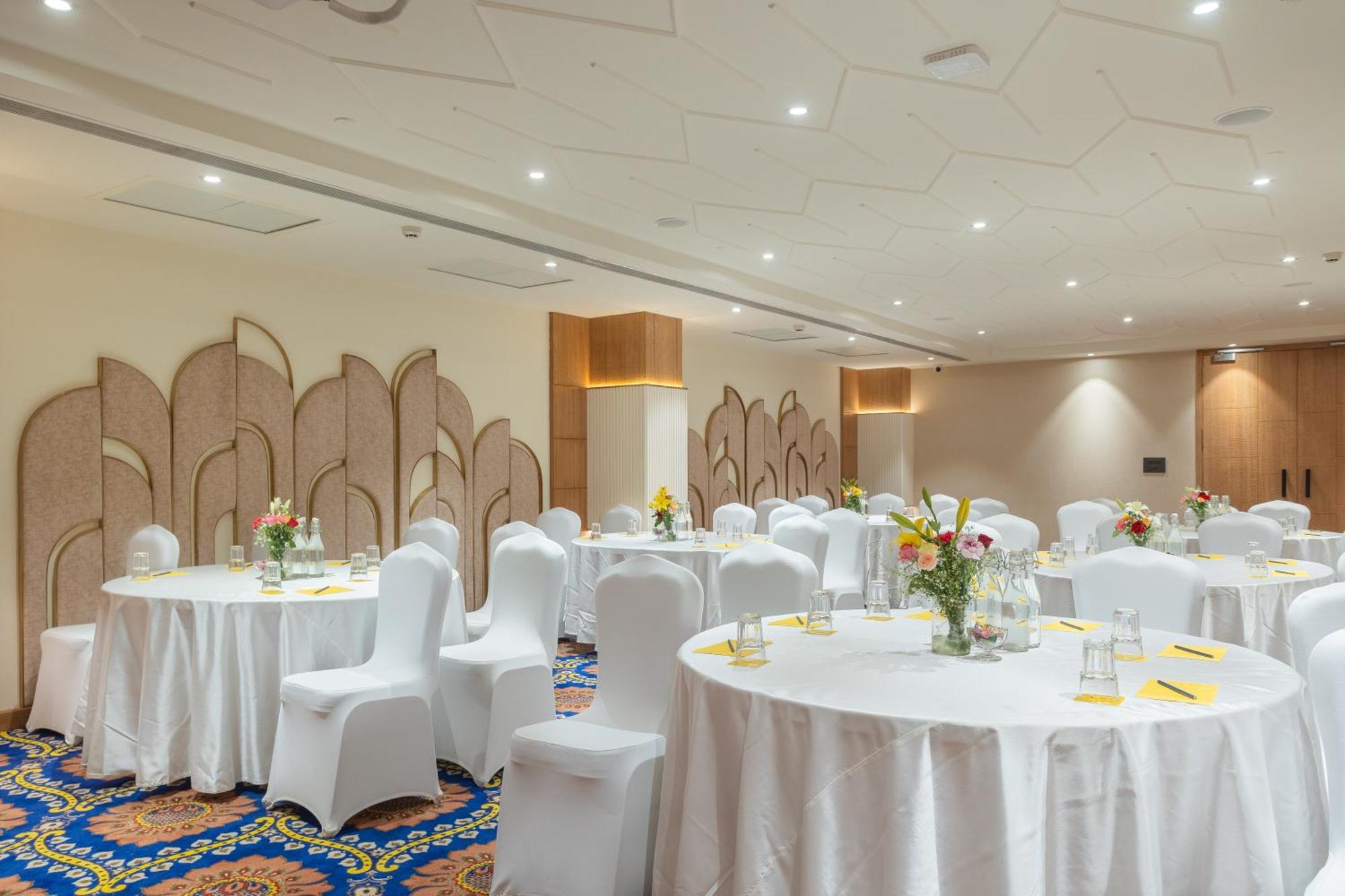 Golden Tulip 5* Jaipur