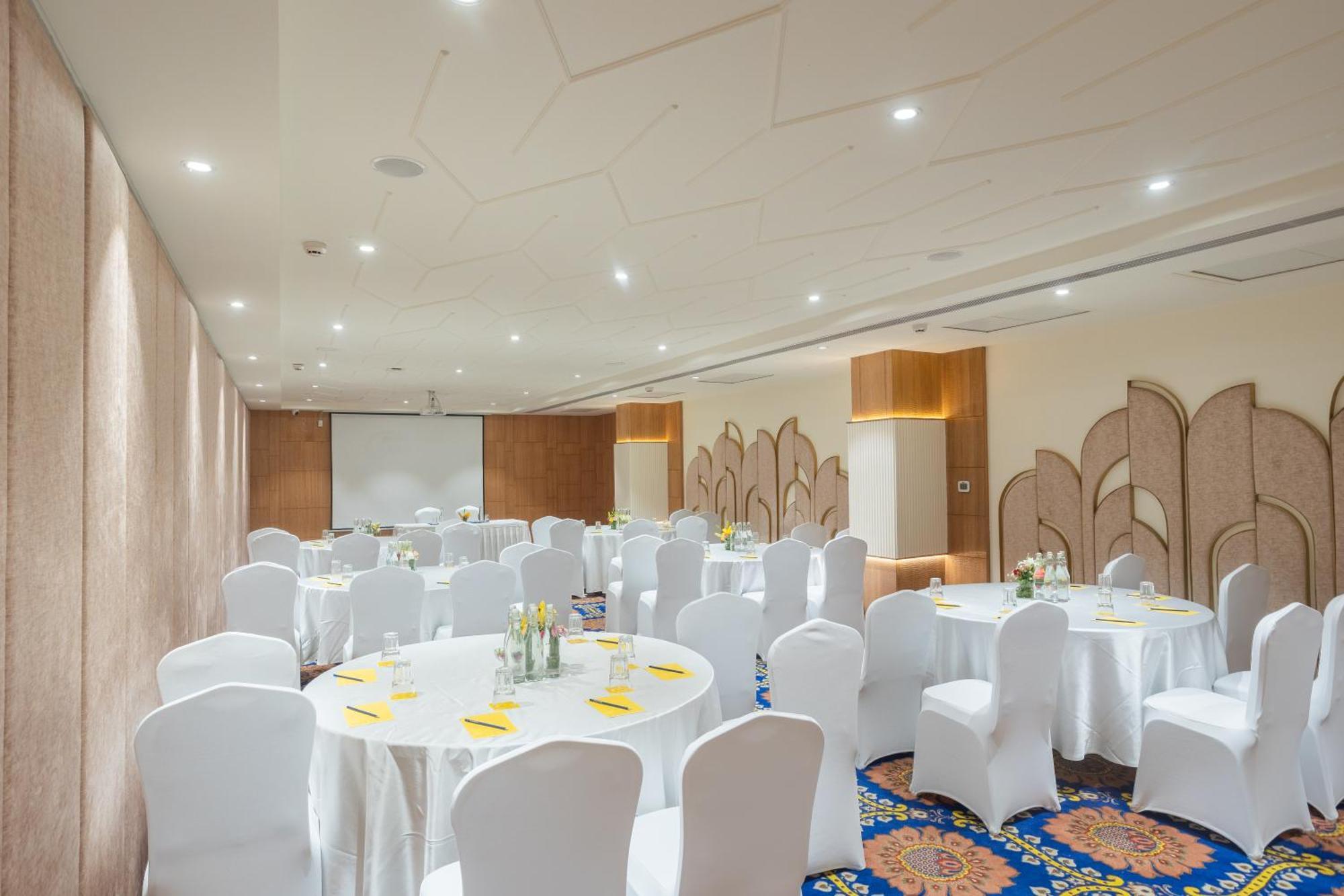 Golden Tulip Hotel Jaipur