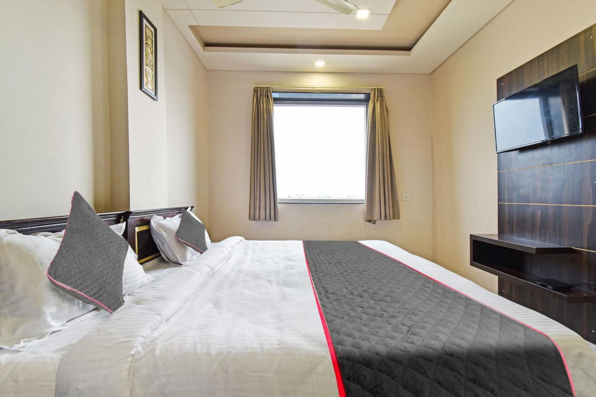 Hotel Collection O Guru Kripa 4*