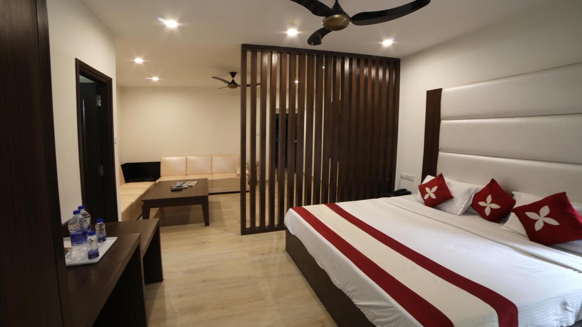 Cosmos Raj Plaza Hotel Jaipur