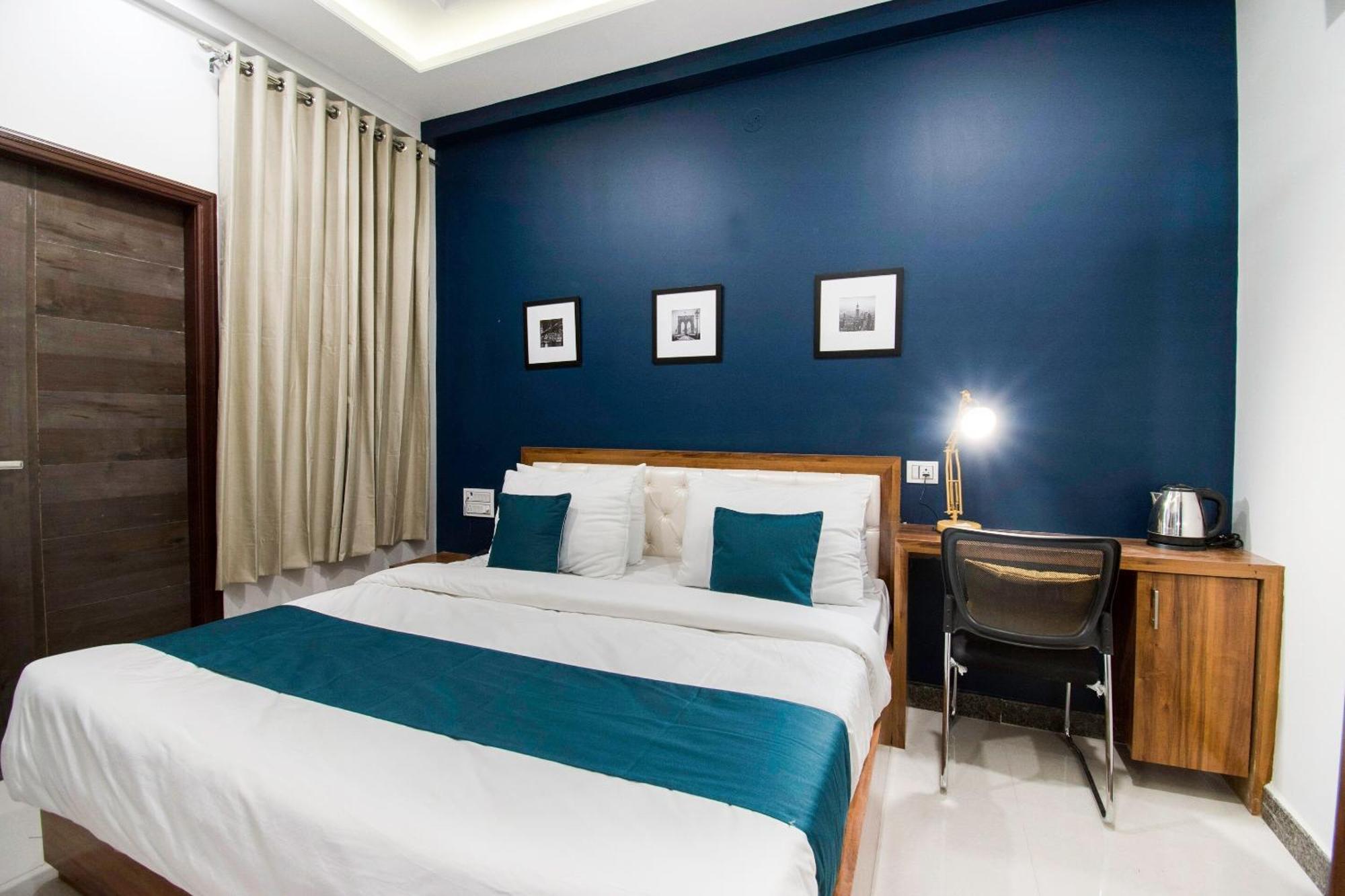 Hotel Collection O Blue Shine Jaipur