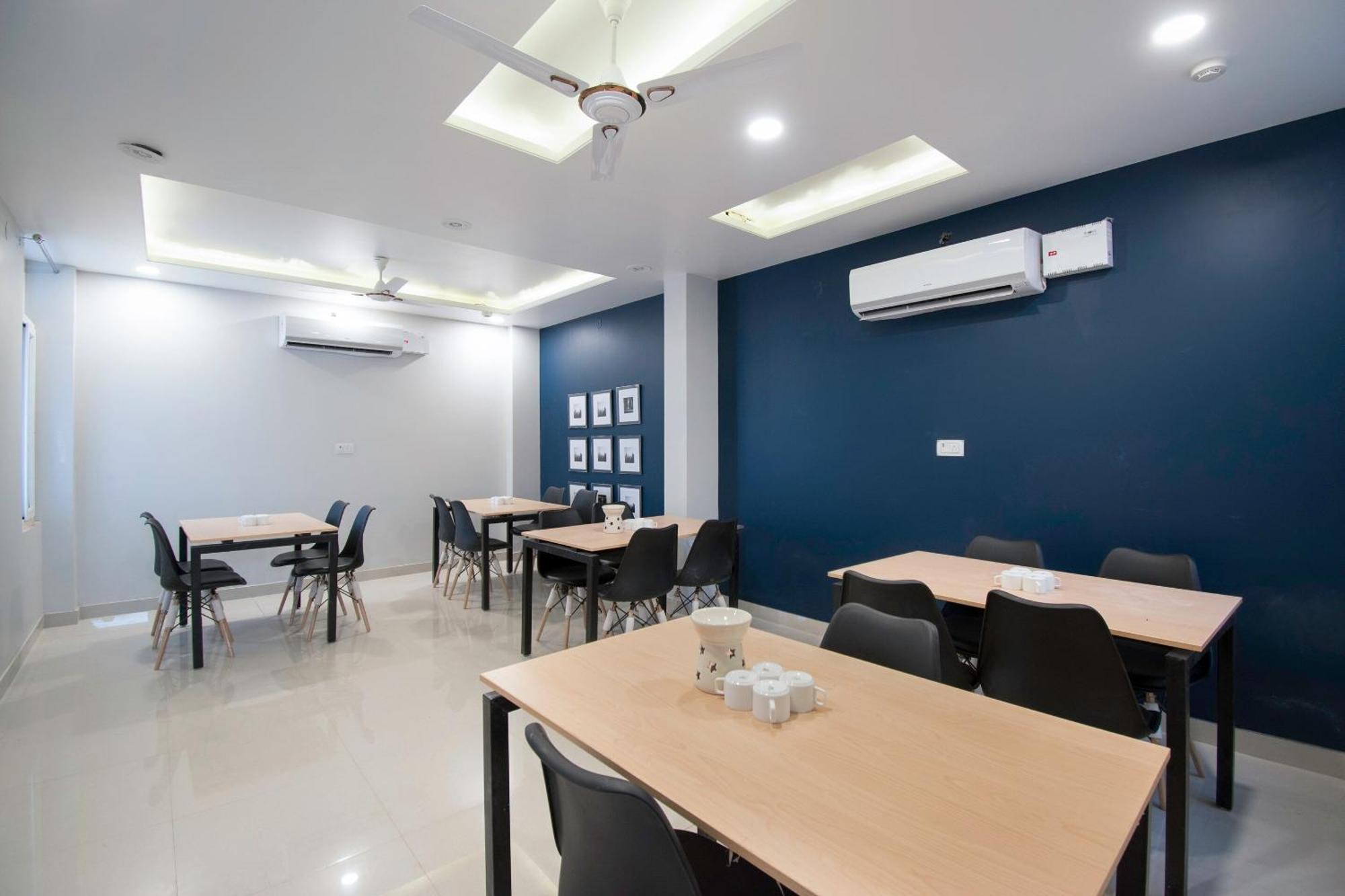 Collection O Blue Shine 4* Jaipur