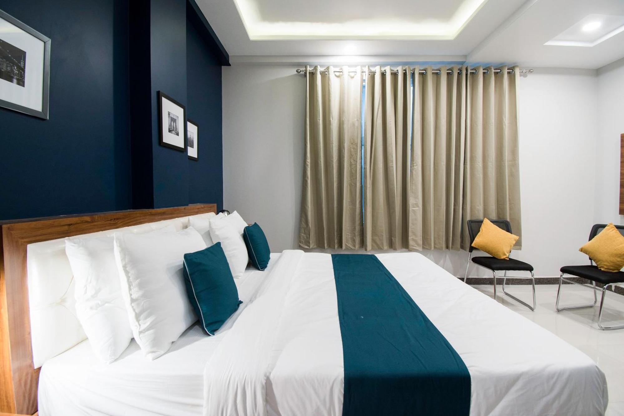 Collection O Blue Shine Hotel