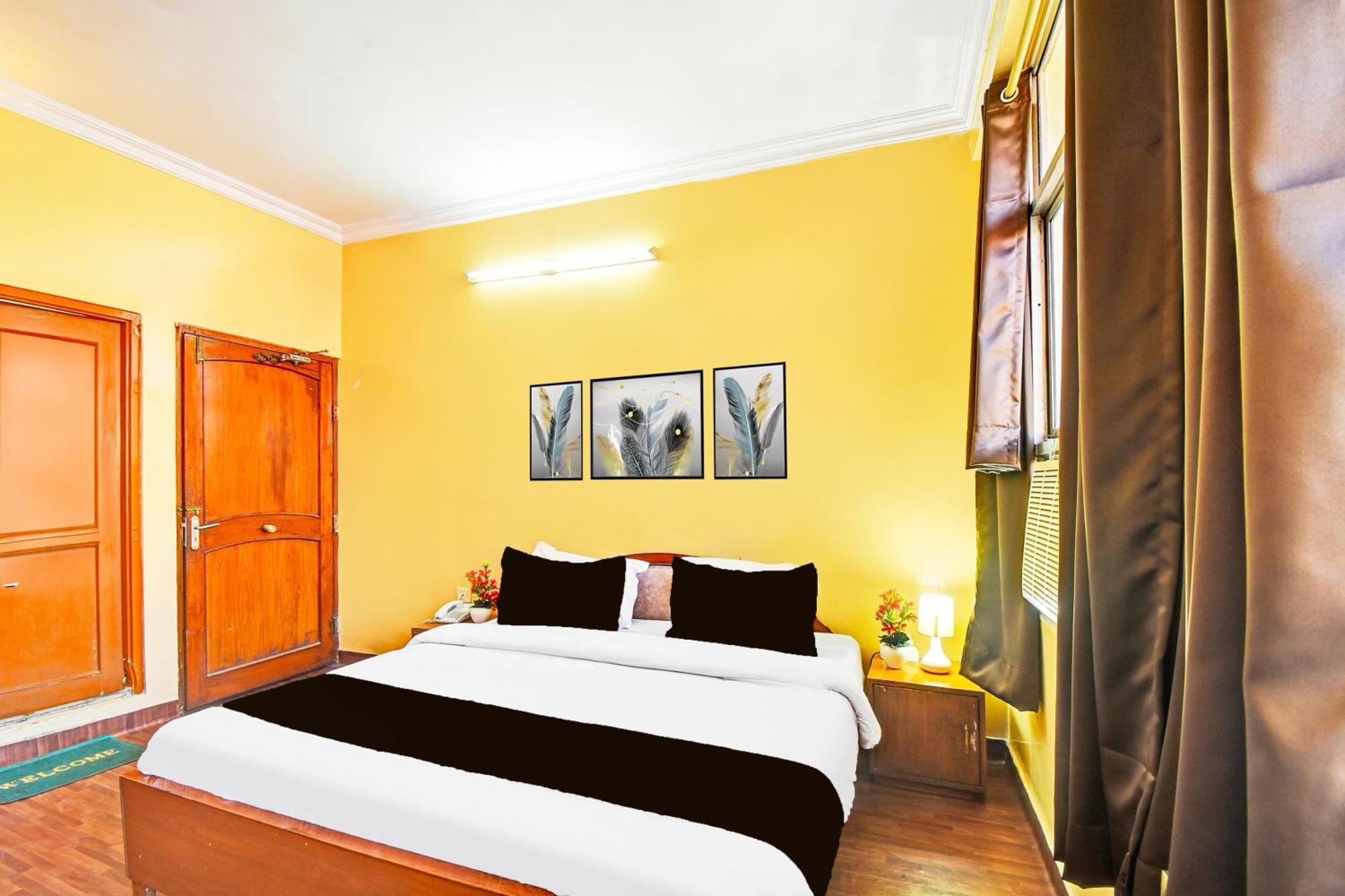 Hotel Super Collection O Hathroi Market Near Dhuleshwar Garden Formerly Rishi Jaipur