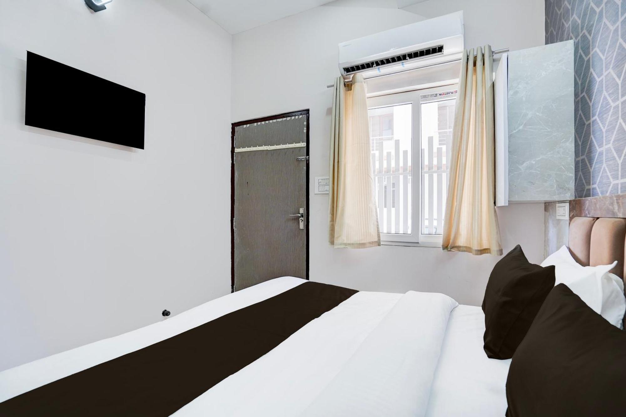 Super Townhouse Vasundra Nagar Formerly Joystel * Dahmi