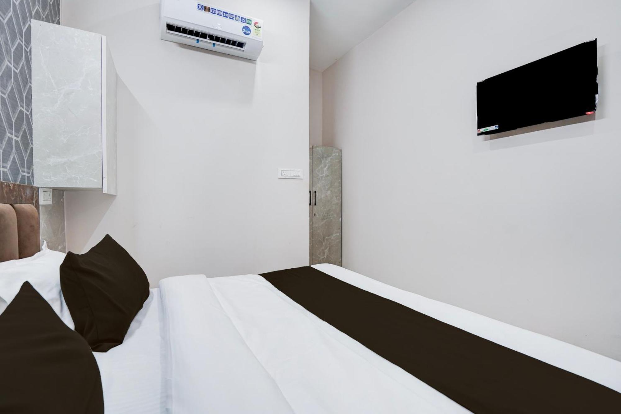 Super Townhouse Vasundra Nagar Formerly Joystel Hotel