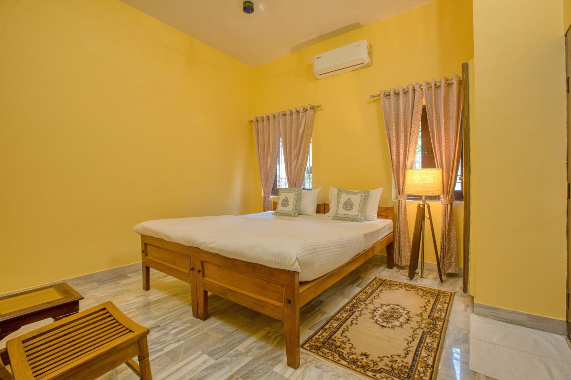 Villa Pilot's Lounge *