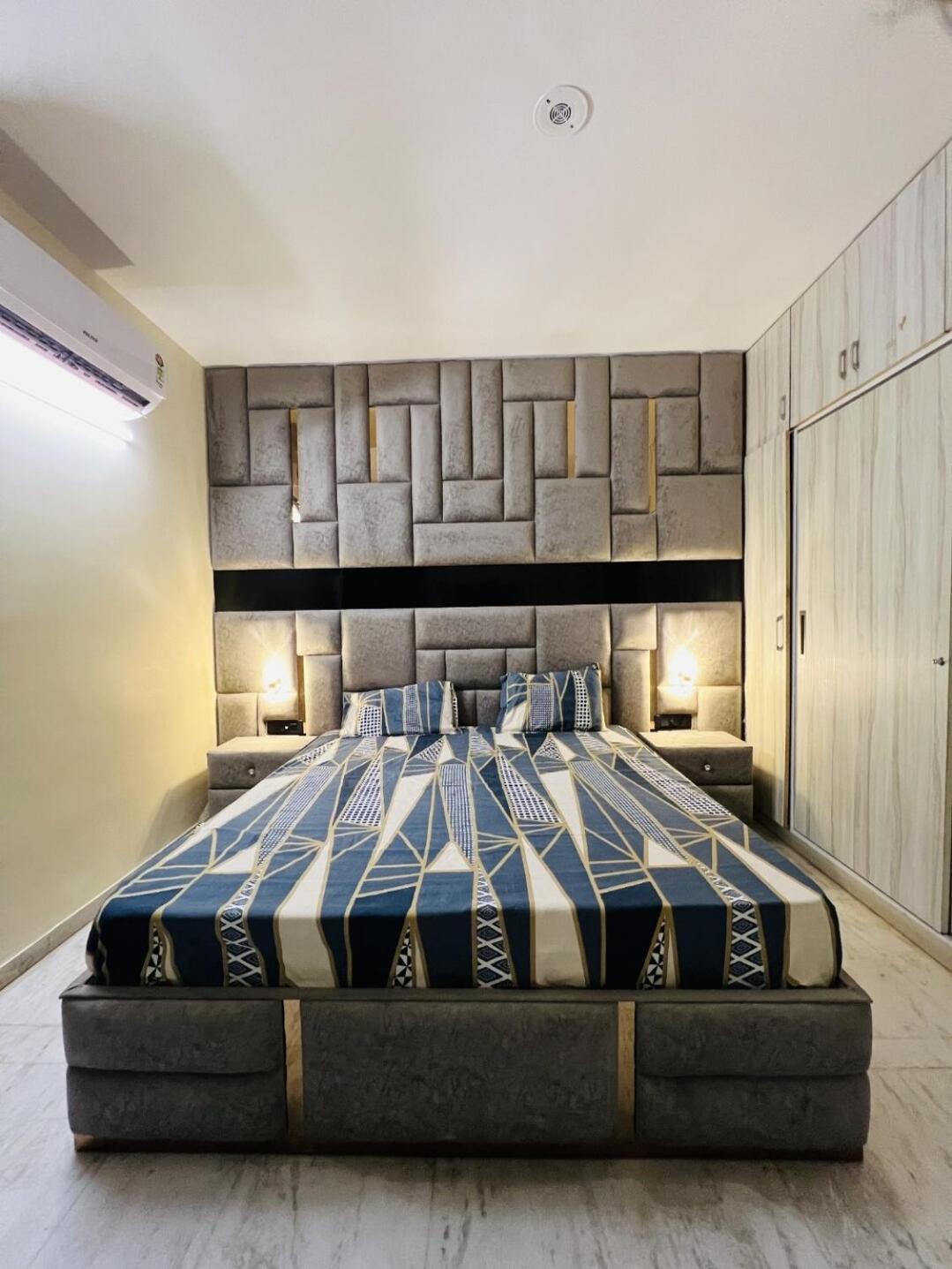 Apartment Blu - Luxe 2bhk In