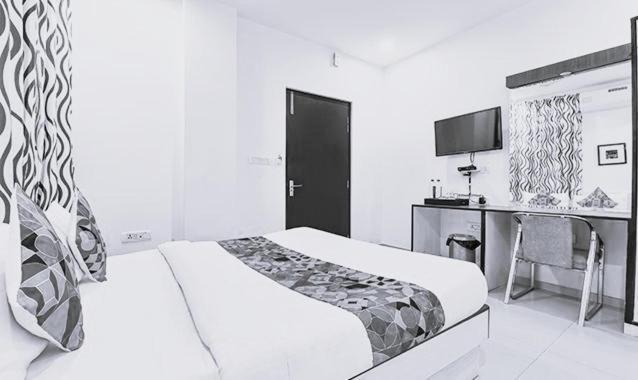 Fabhotel Rushank Residency Hotel