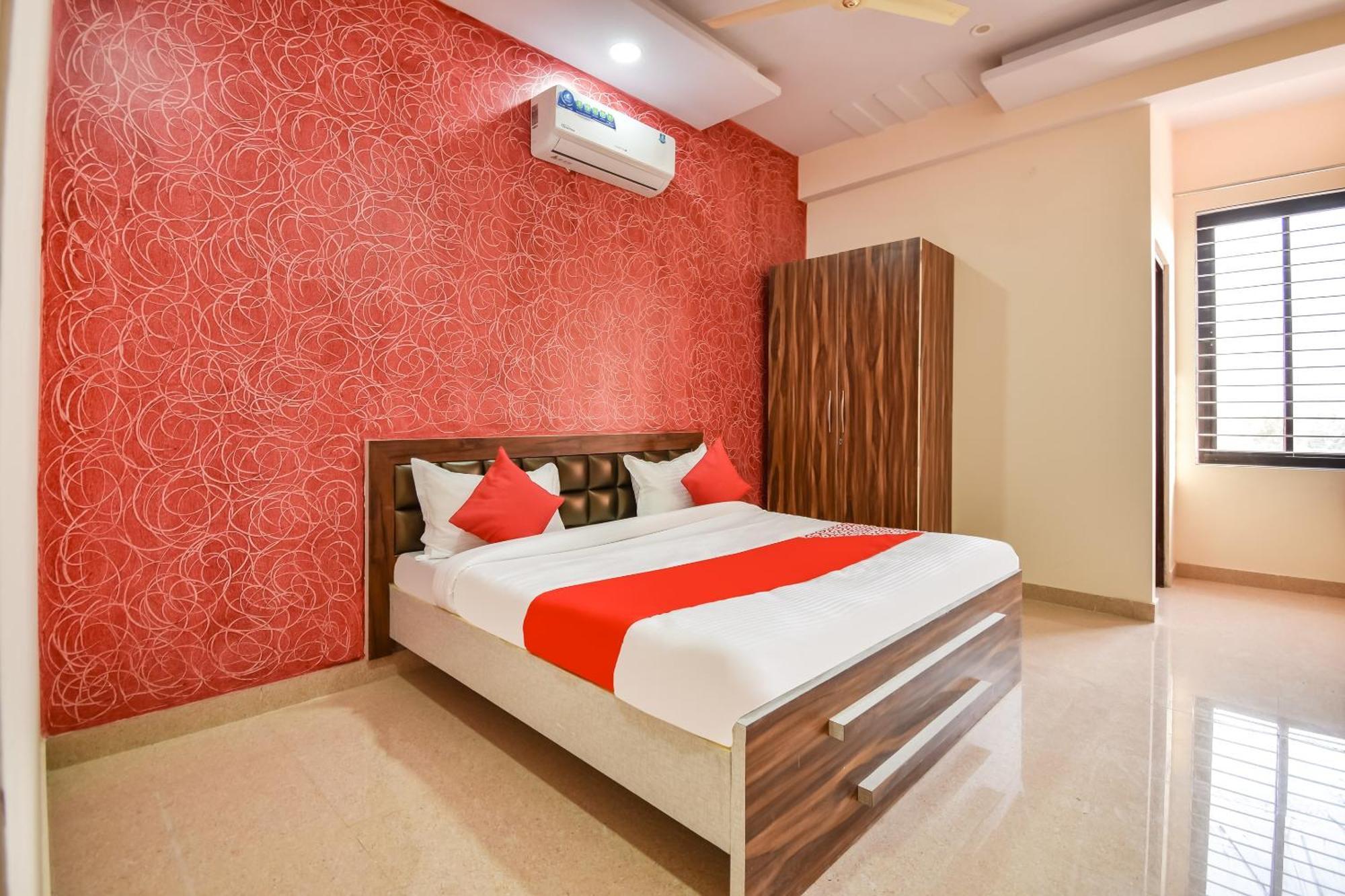 Hotel Super O Sai Kripa 4*