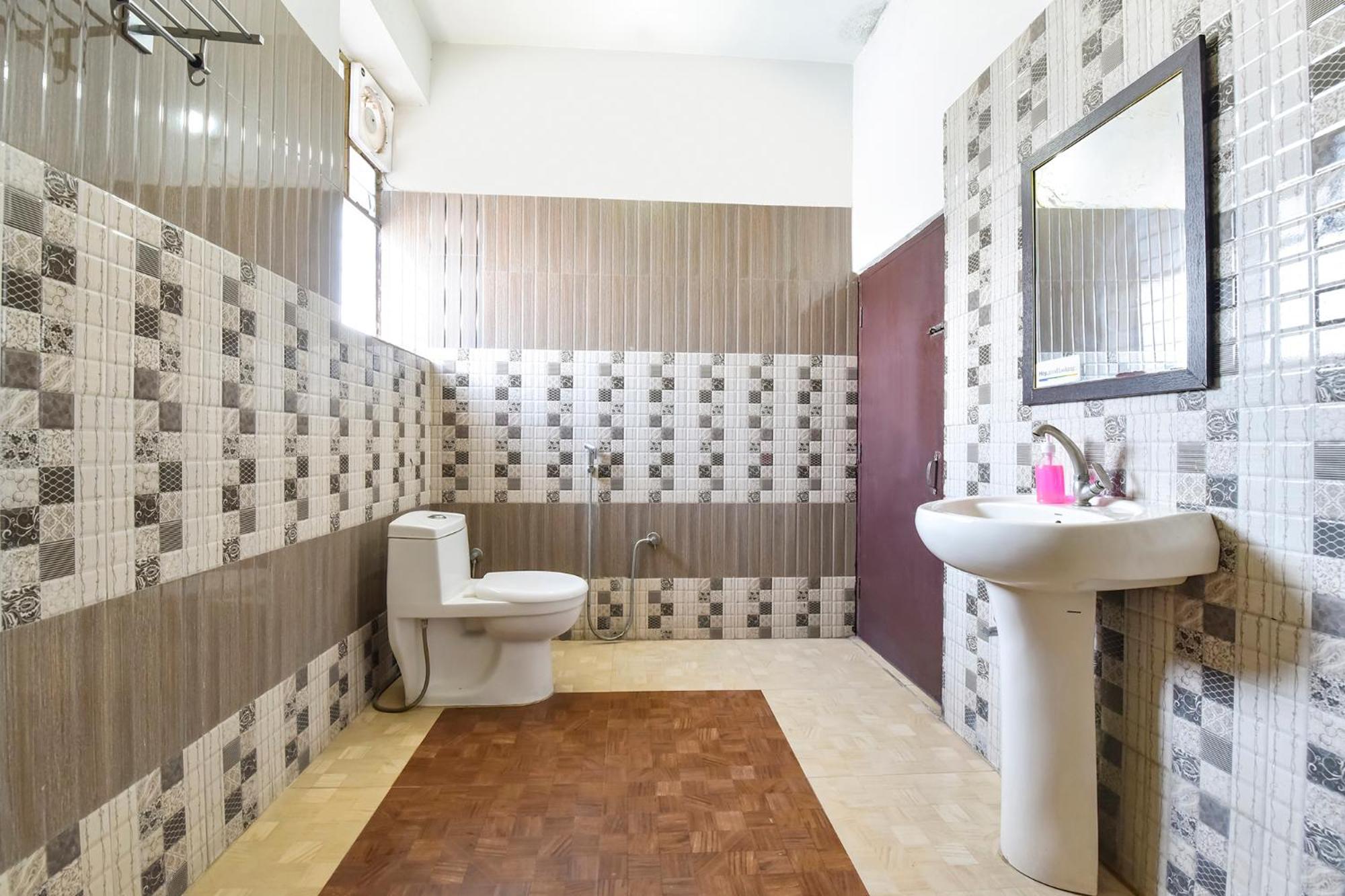 Hotel Fabhotel Dream Palace 3*