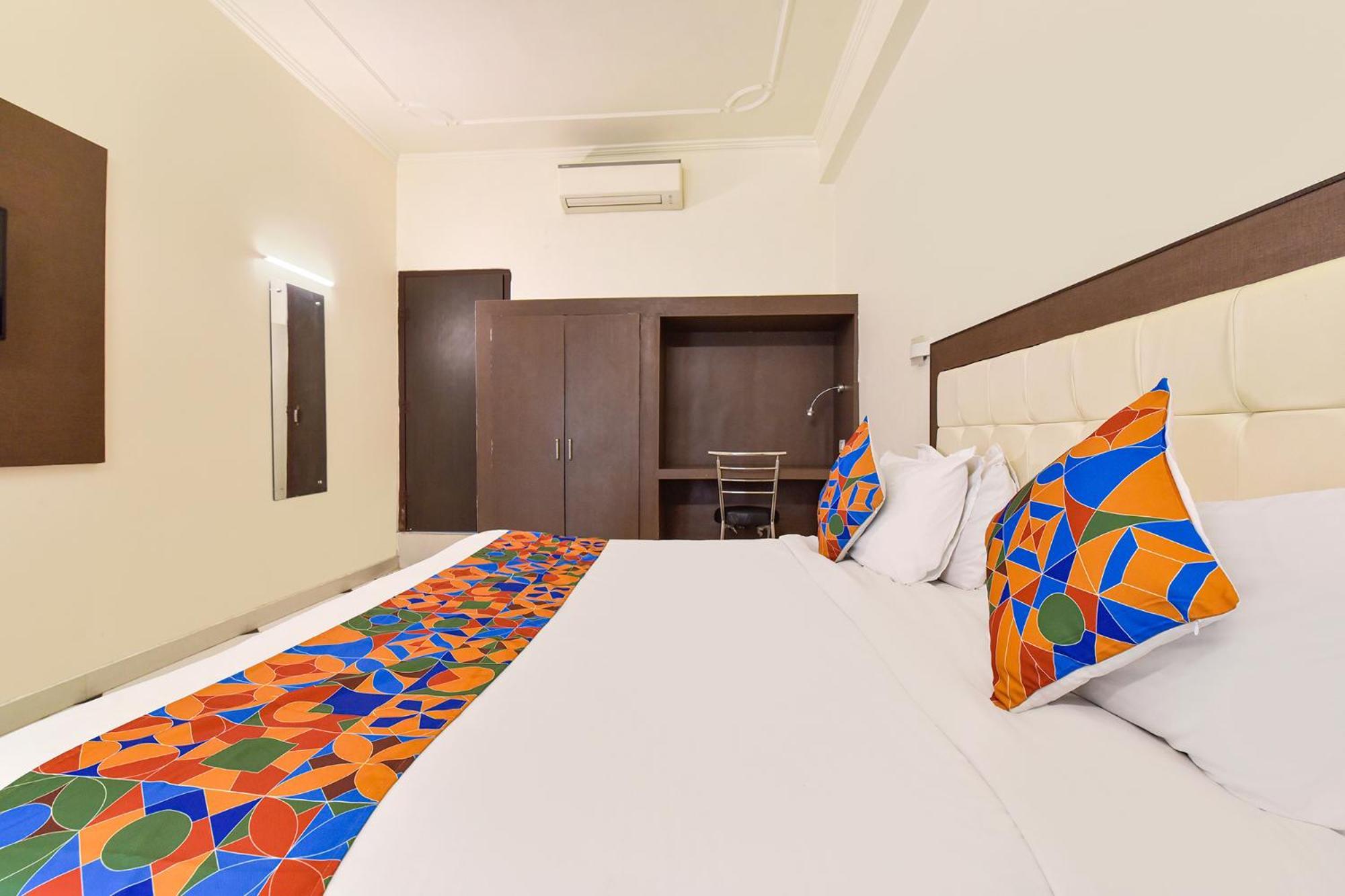 Fabhotel Dream Palace
