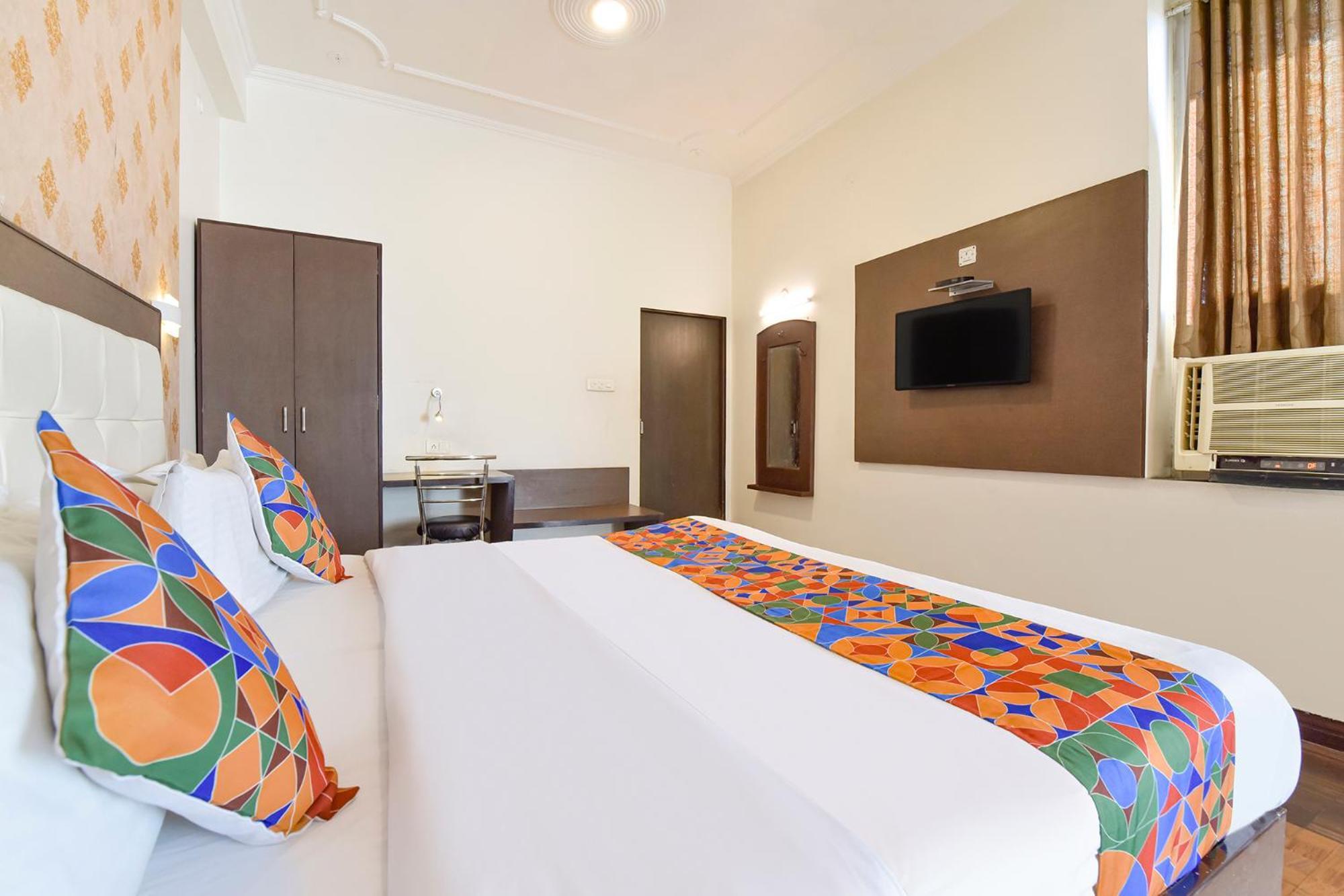 Fabhotel Dream Palace Hotel
