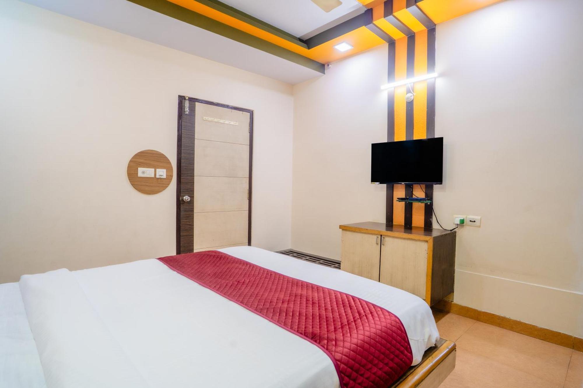 Hotel Mahadev Regency