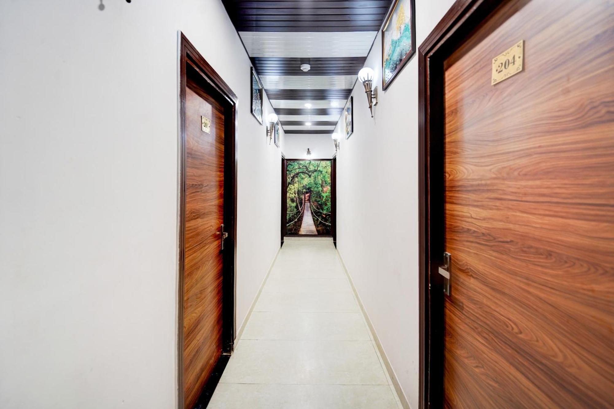 Hotel O Sunroof Jaipur