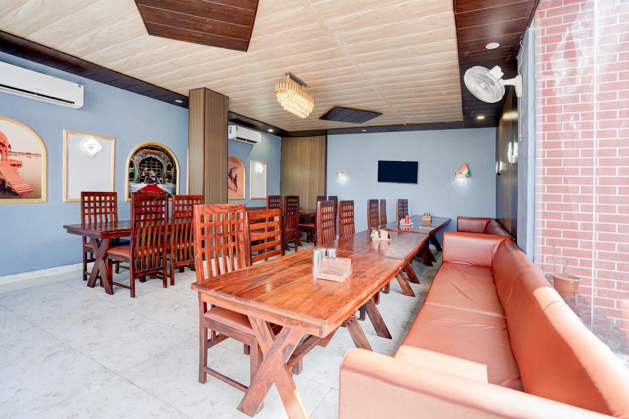 Hotel O Sunroof Hotel Jaipur