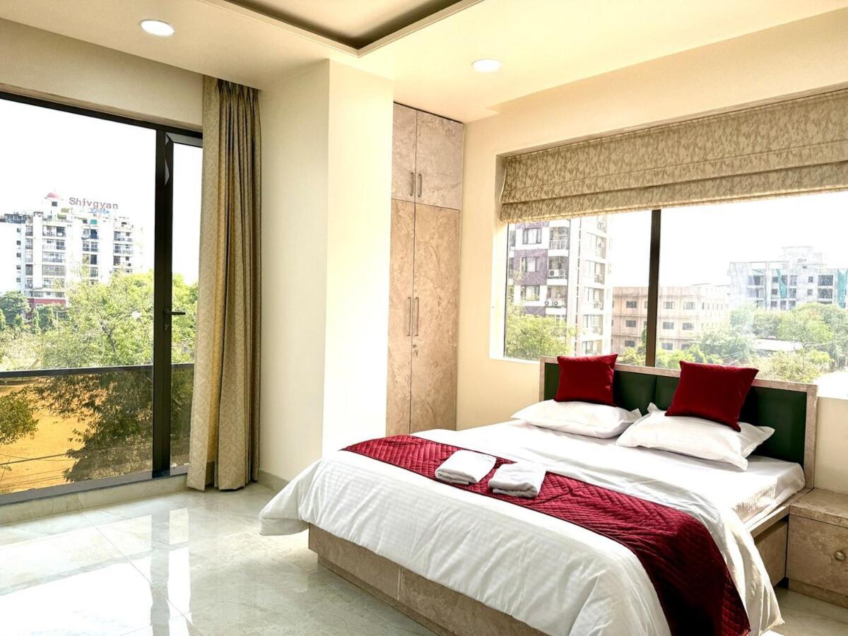 Apartment Bliss By Modern Haven