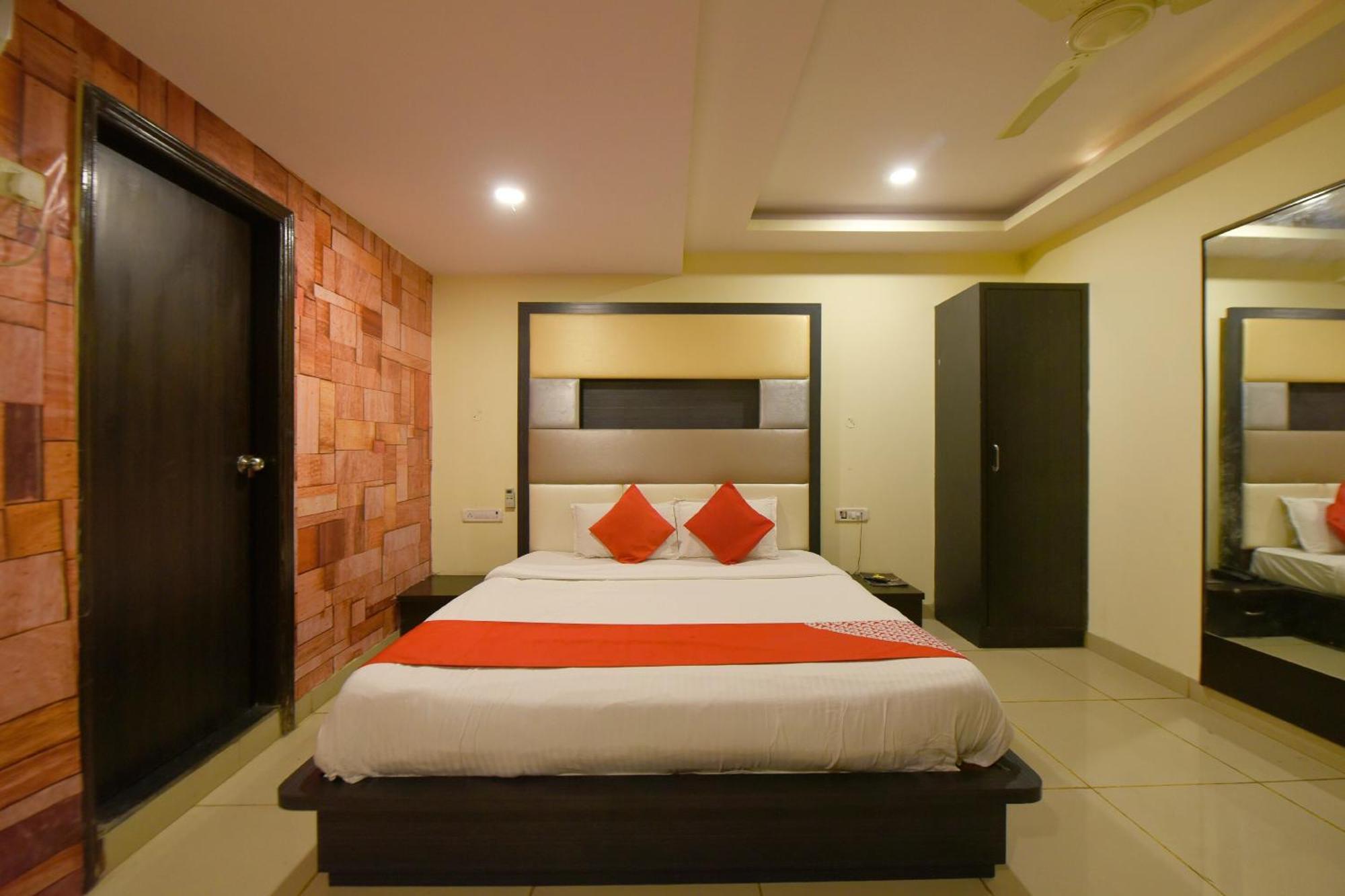 Collection O Tip Hotel Jaipur