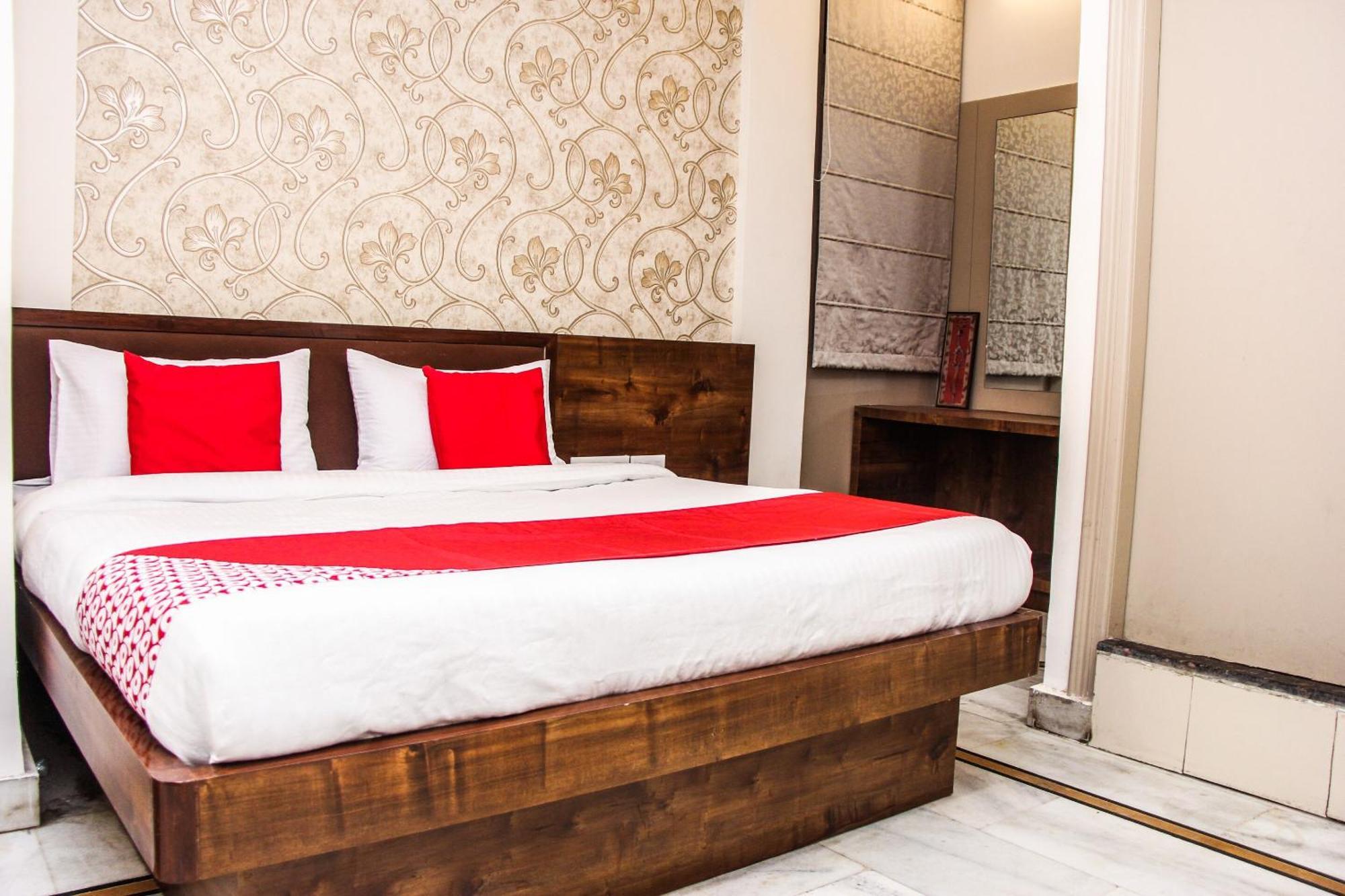 Collection O Chawla Hotel