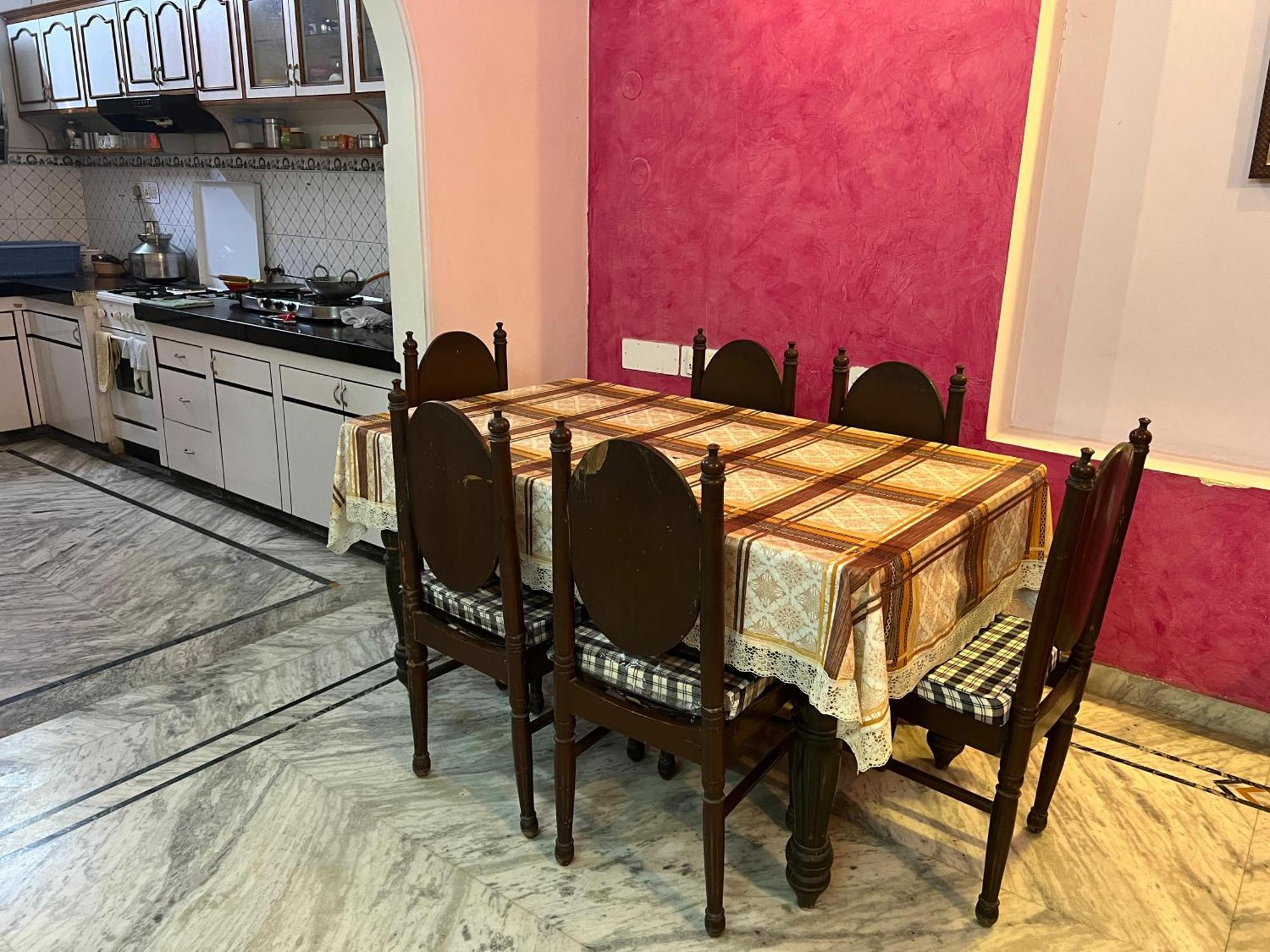 Homestay Luxurious In Gt *