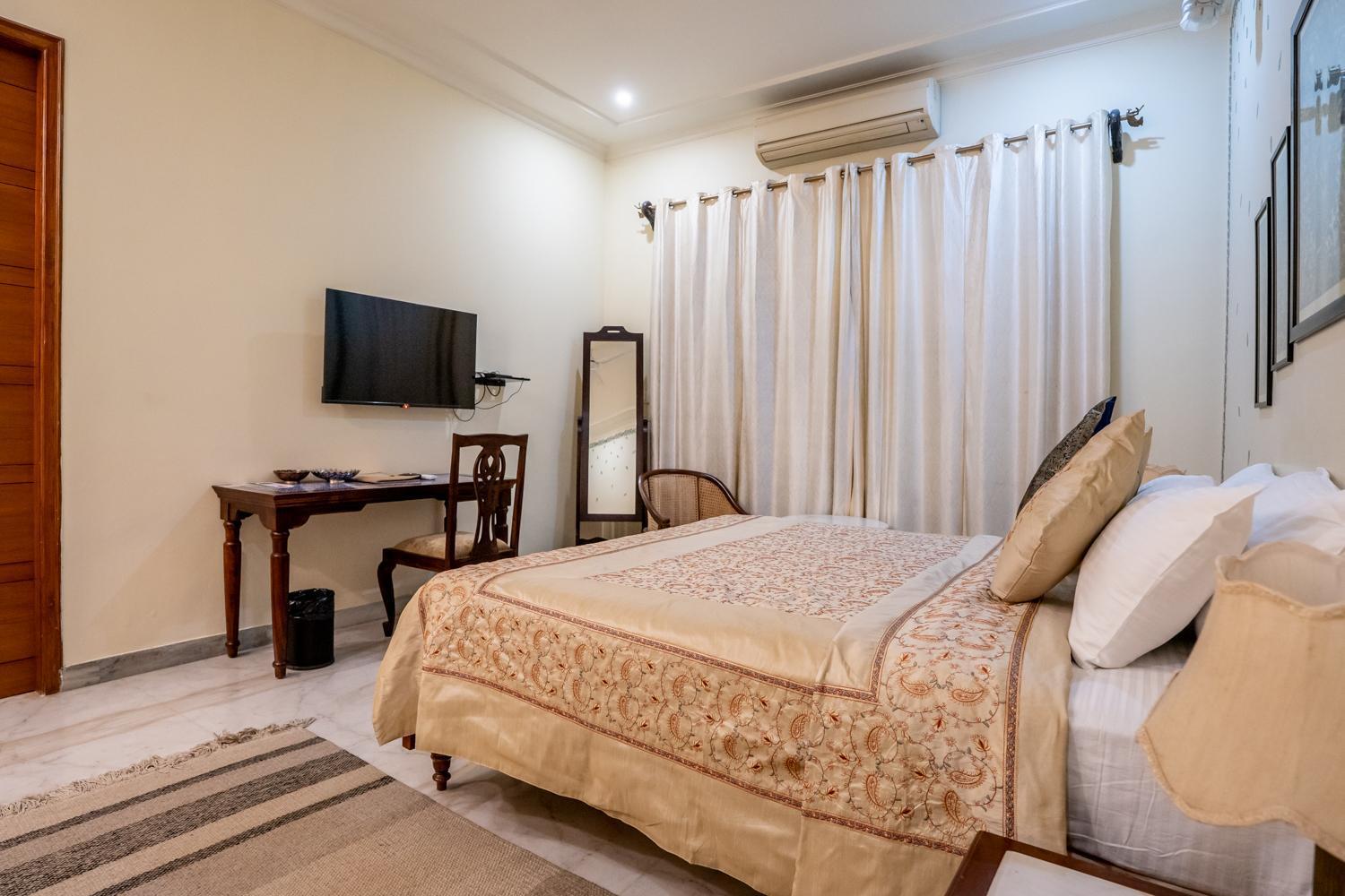 Dera Homestay